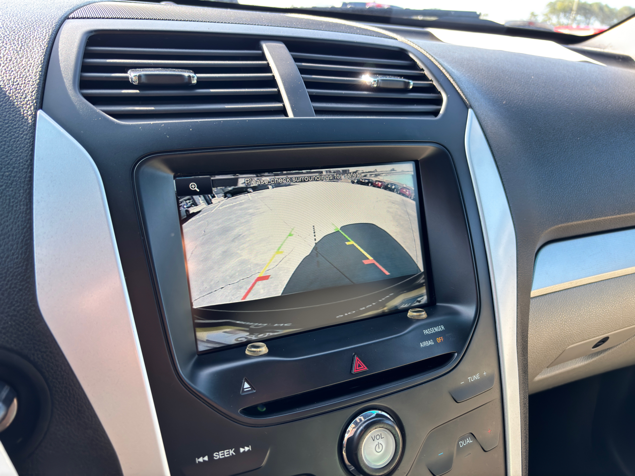 2015 Ford Explorer XLT photo 16
