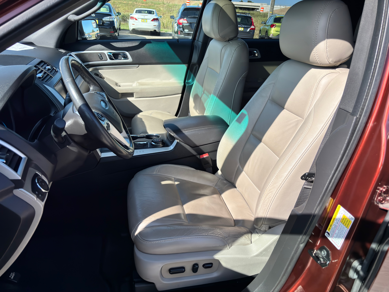 2015 Ford Explorer XLT photo 18