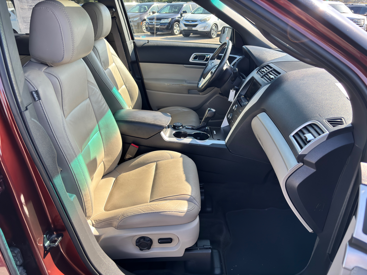 2015 Ford Explorer XLT photo 24