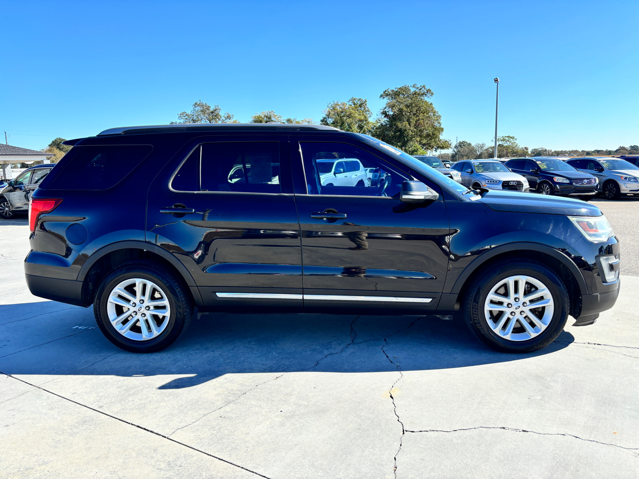 Ford Explorer XLT FWD 2017 Ford Explorer XLT FWD 2017