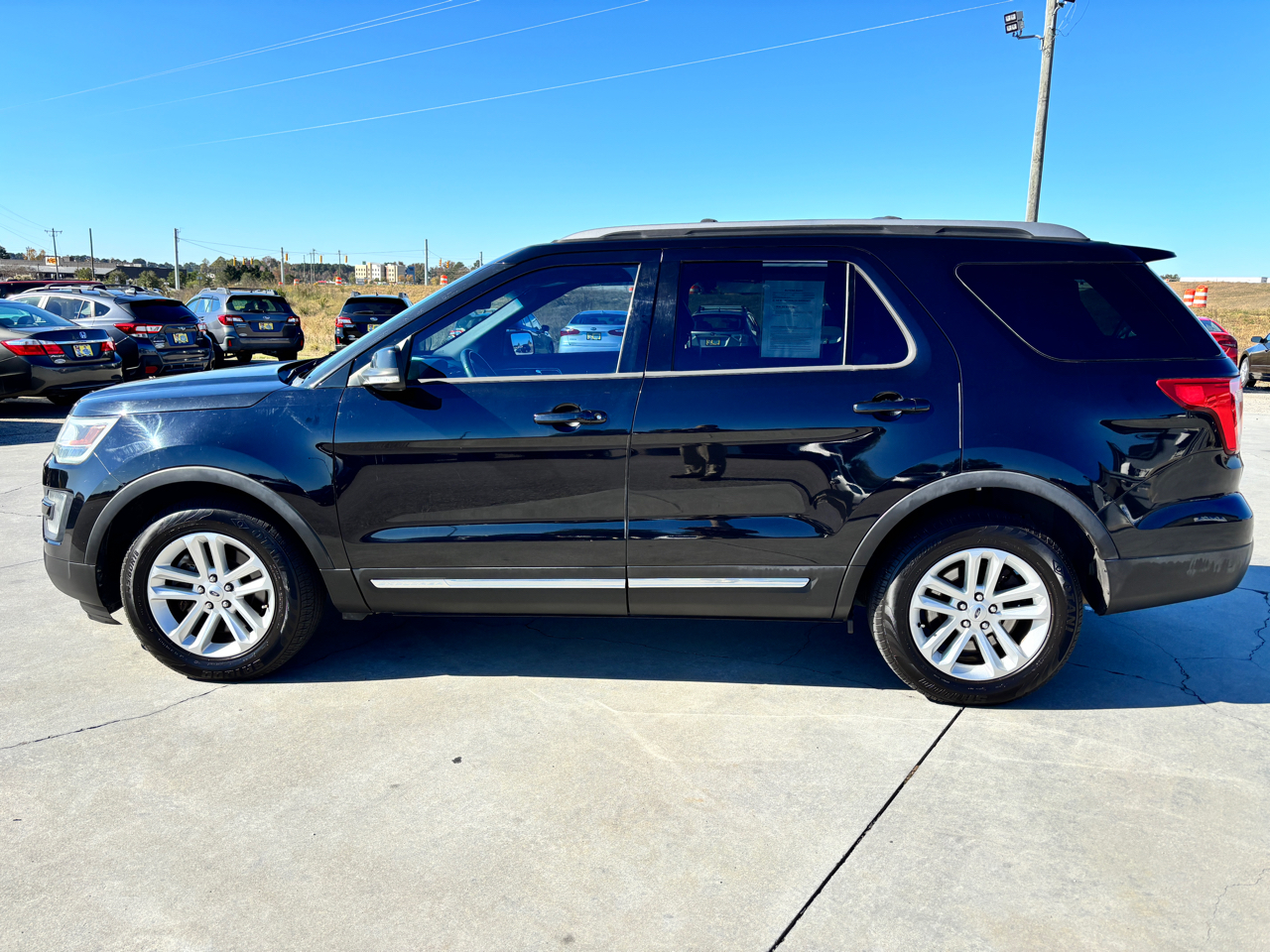 Ford Explorer XLT FWD 2017 Ford Explorer XLT FWD 2017