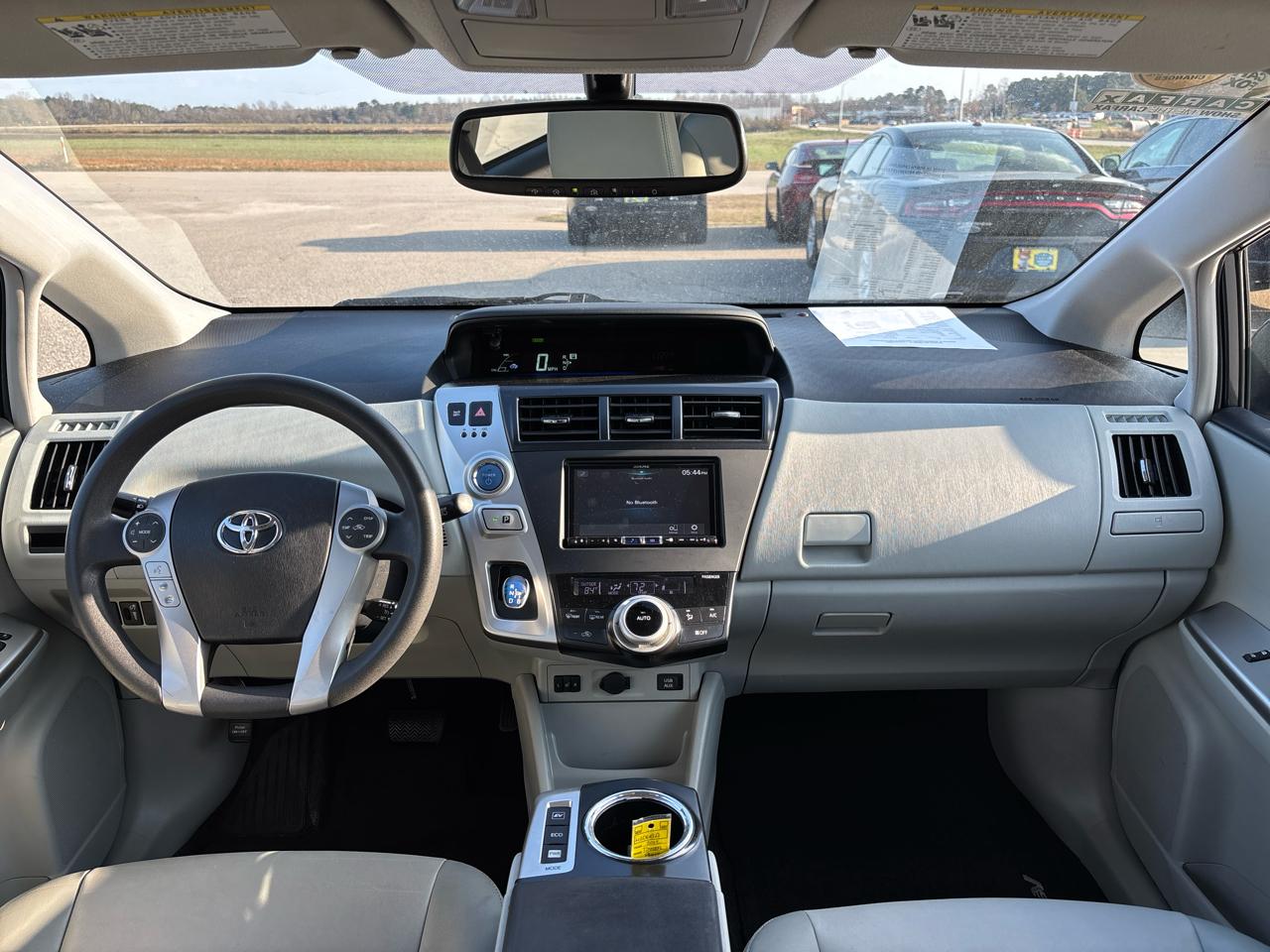 Toyota Prius V 5dr Wgn Five (Natl) 2012