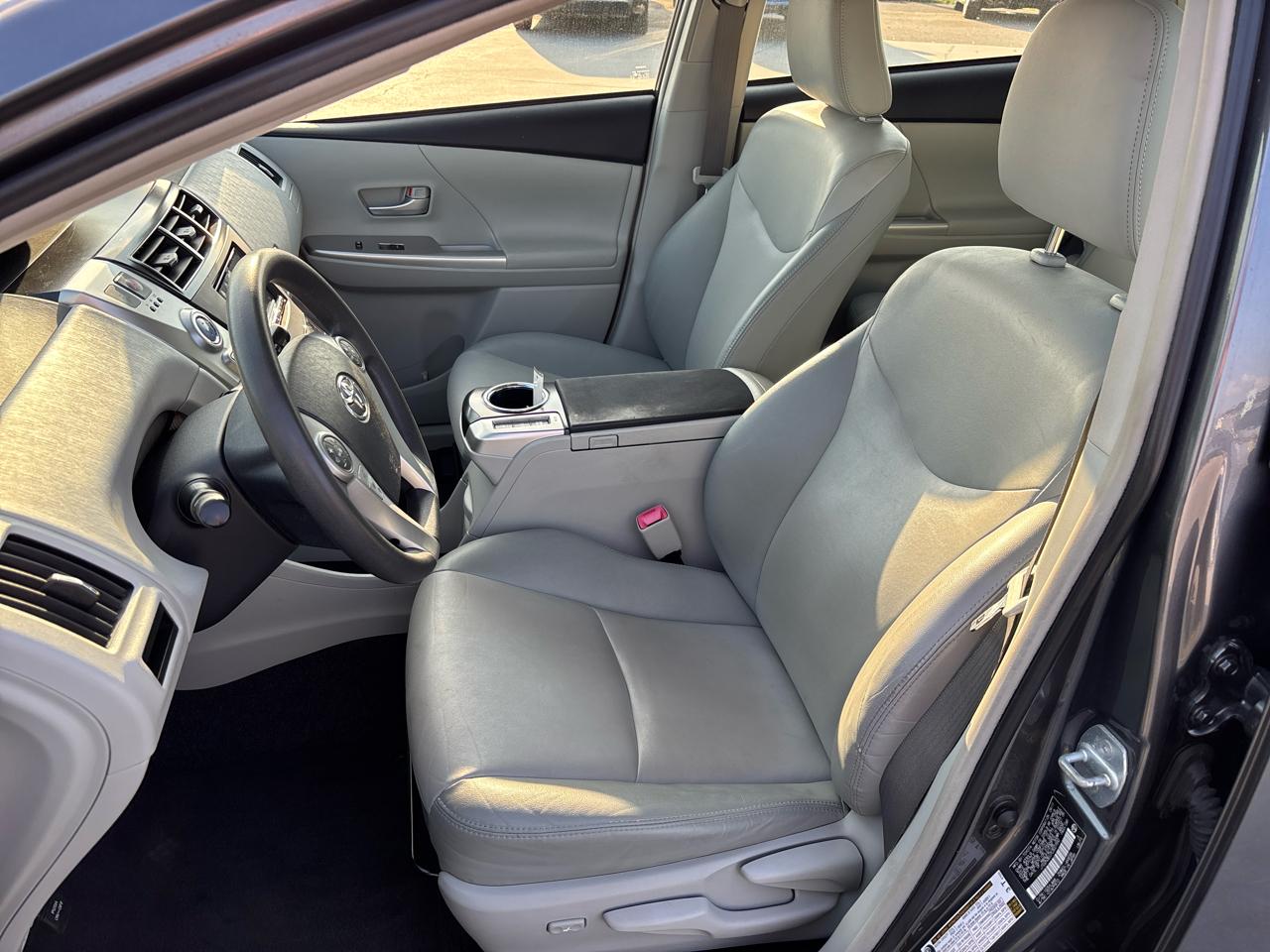 Toyota Prius V 5dr Wgn Five (Natl) 2012