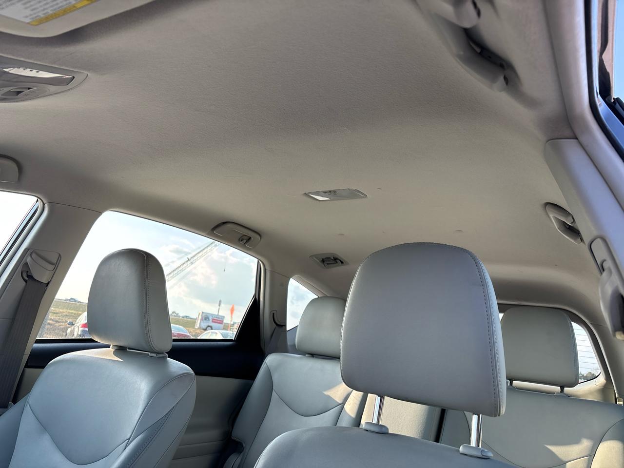 Toyota Prius V 5dr Wgn Five (Natl) 2012