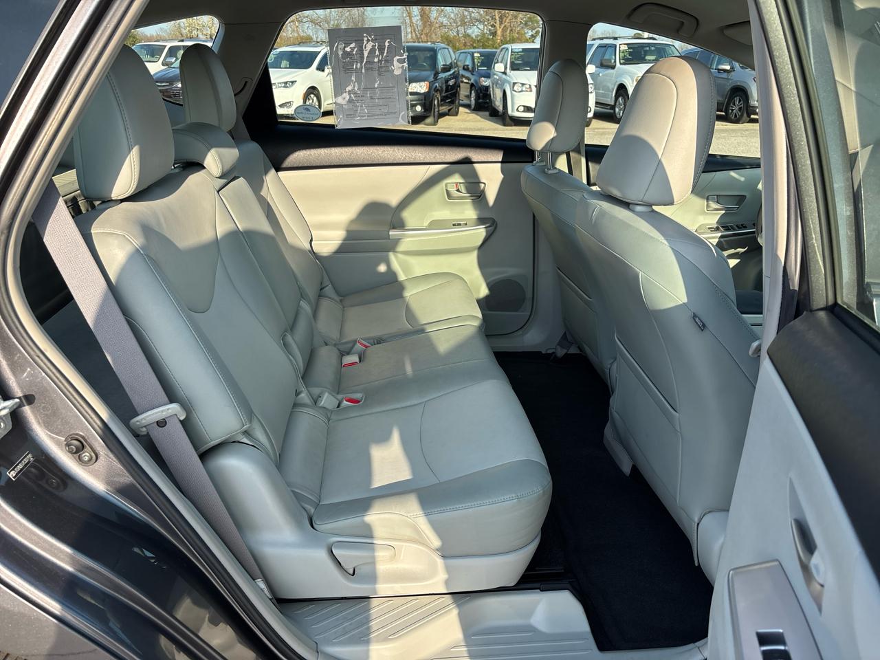 Toyota Prius V 5dr Wgn Five (Natl) 2012