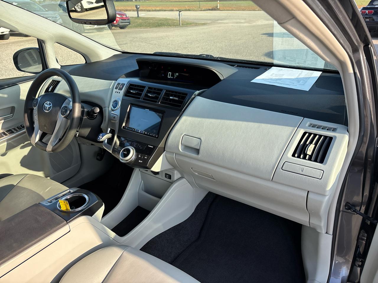 Toyota Prius V 5dr Wgn Five (Natl) 2012