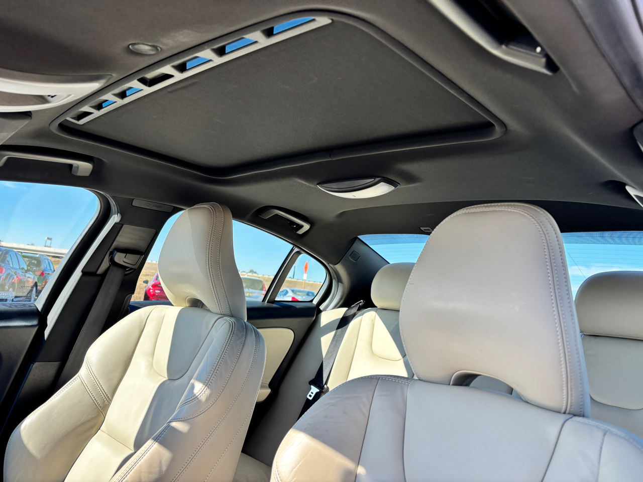 Volvo S60 2015.5 4dr Sdn T5 Drive-E Platinum FWD 2015