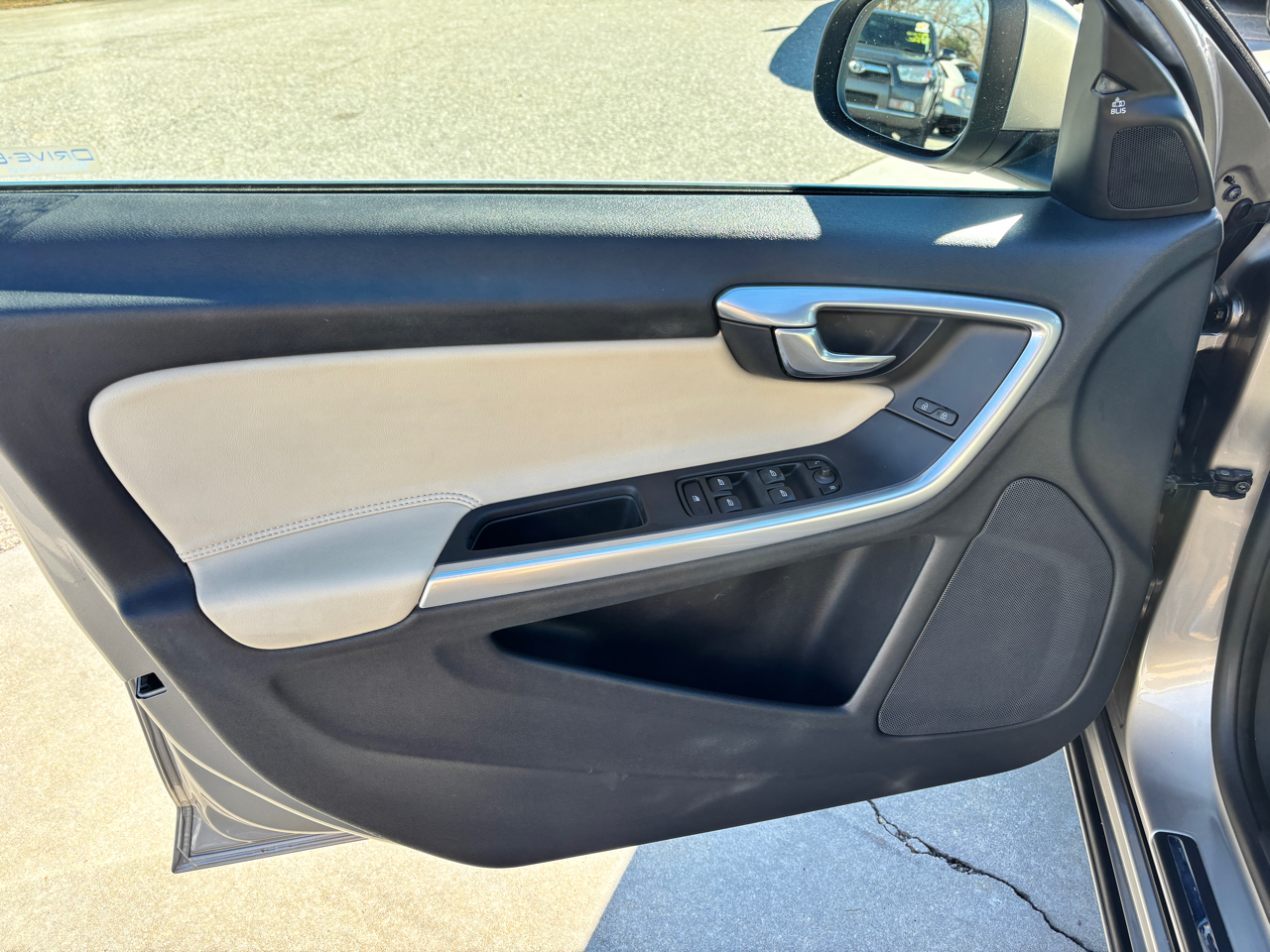 Volvo S60 2015.5 4dr Sdn T5 Drive-E Platinum FWD 2015