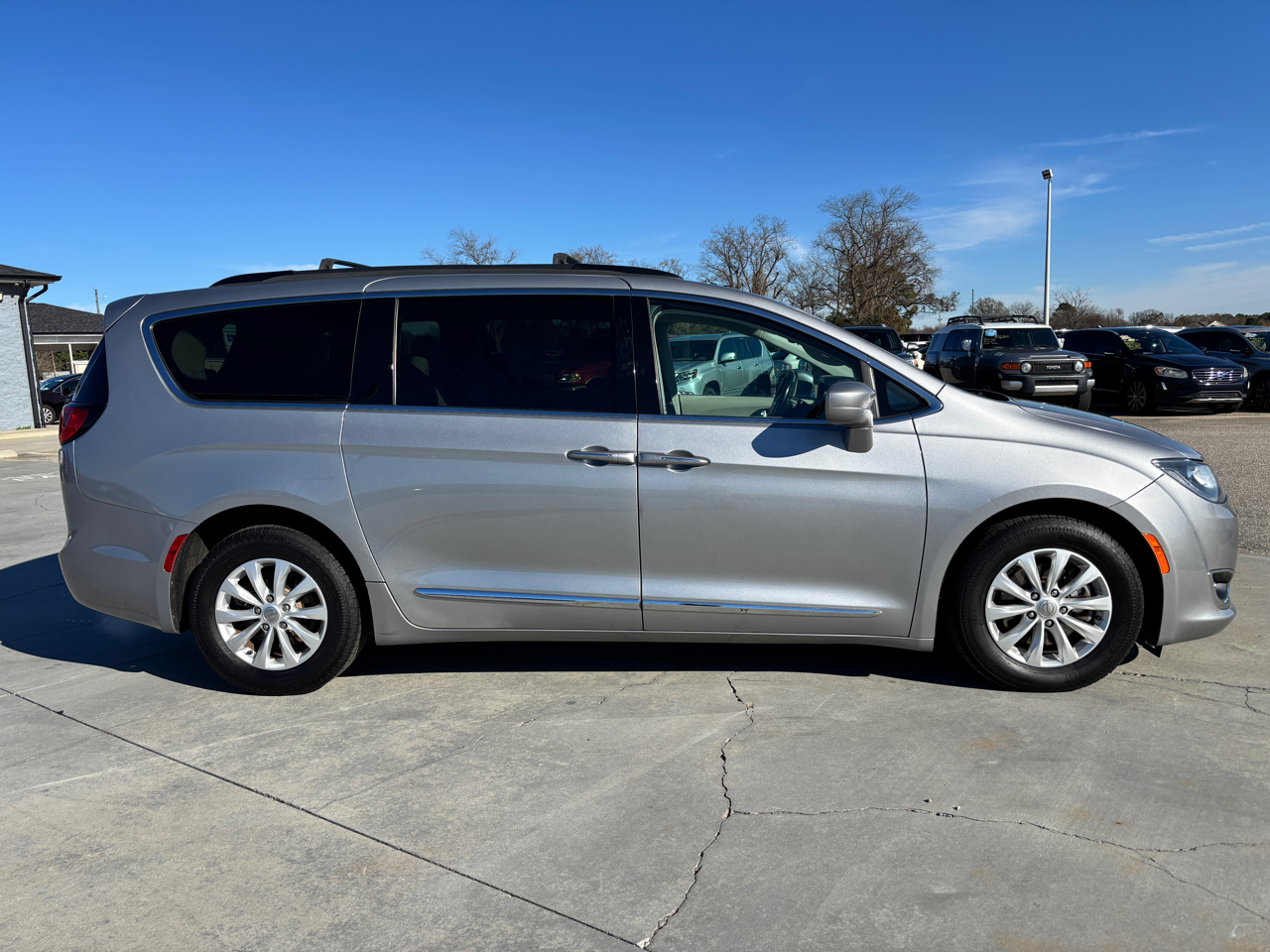 Chrysler Pacifica Touring-L FWD 2017