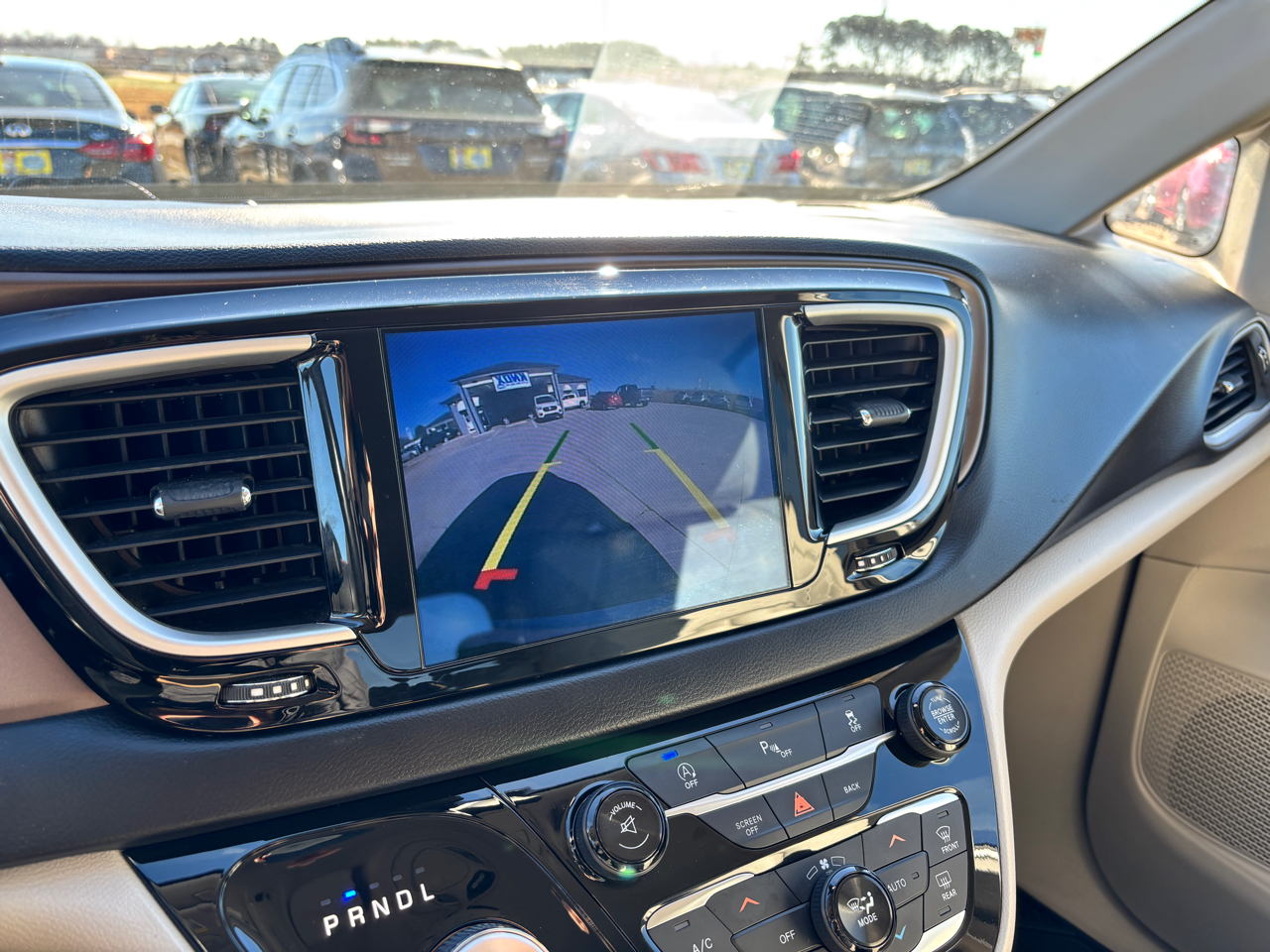 Chrysler Pacifica Touring-L FWD 2017