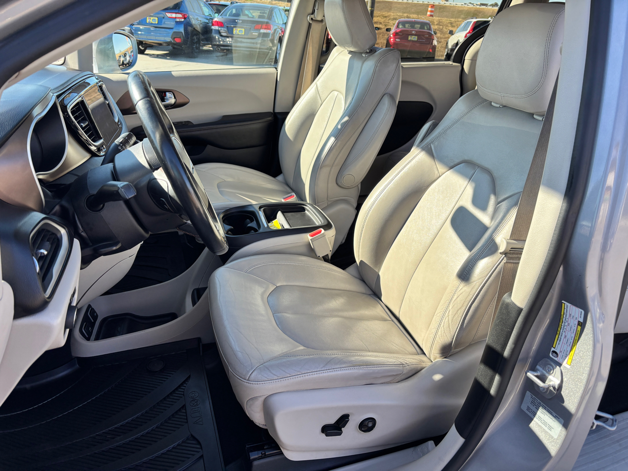 Chrysler Pacifica Touring-L FWD 2017