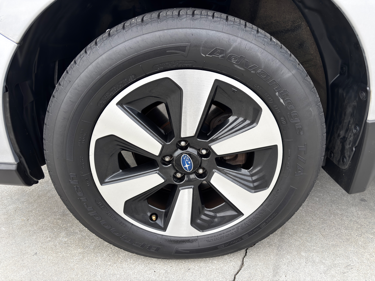 Subaru Forester 2.5i Limited CVT 2017