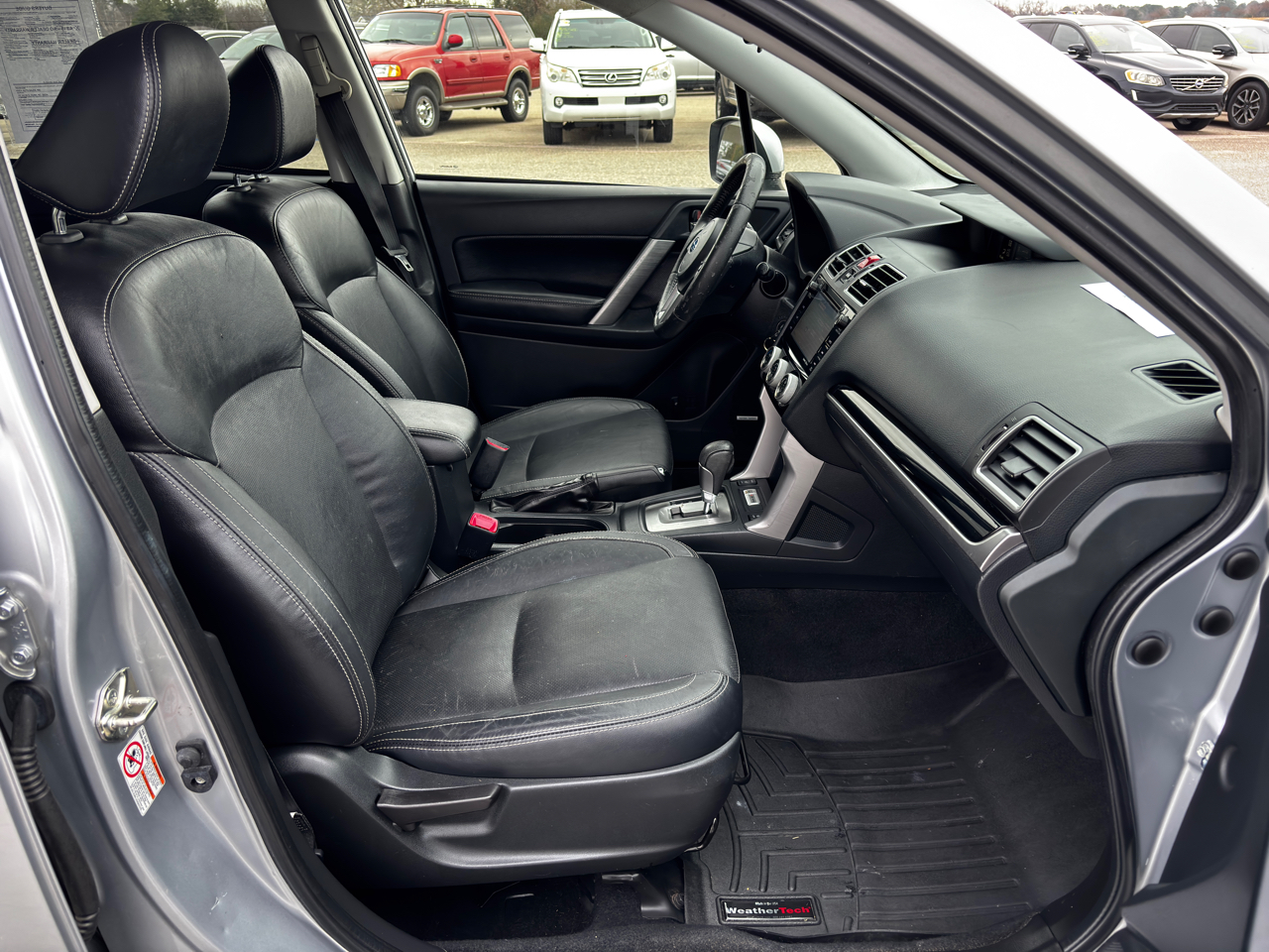 Subaru Forester 2.5i Limited CVT 2017