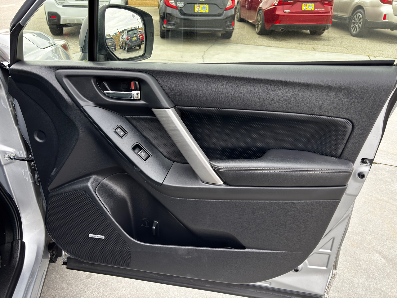 Subaru Forester 2.5i Limited CVT 2017