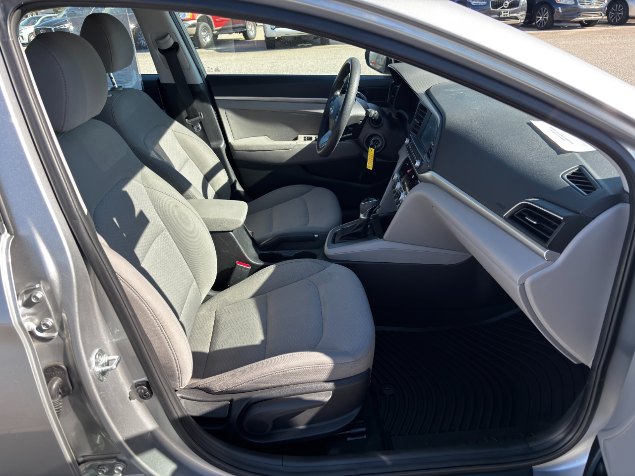 Hyundai Elantra SEL IVT 2020