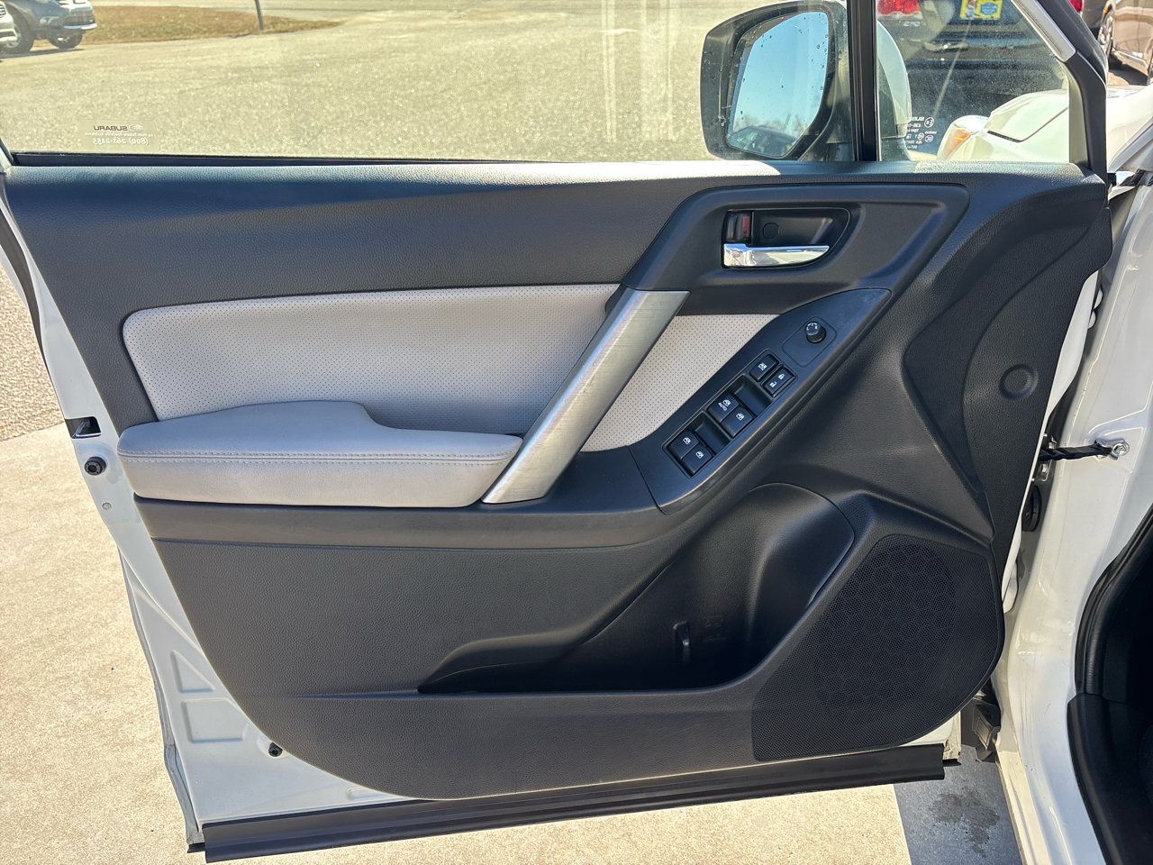 Subaru Forester 4dr CVT 2.5i Limited PZEV 2015