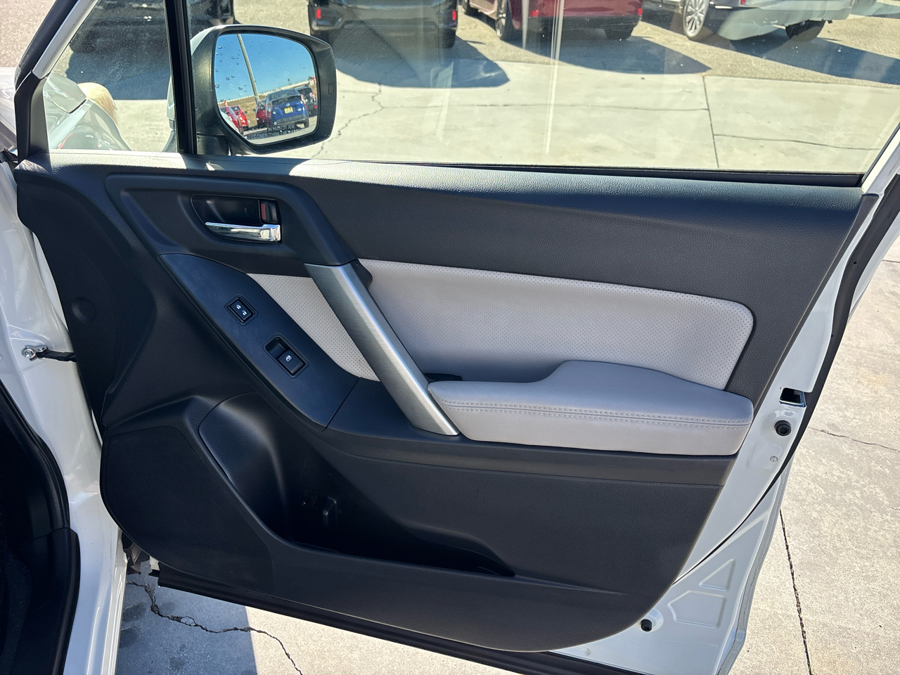 Subaru Forester 4dr CVT 2.5i Limited PZEV 2015