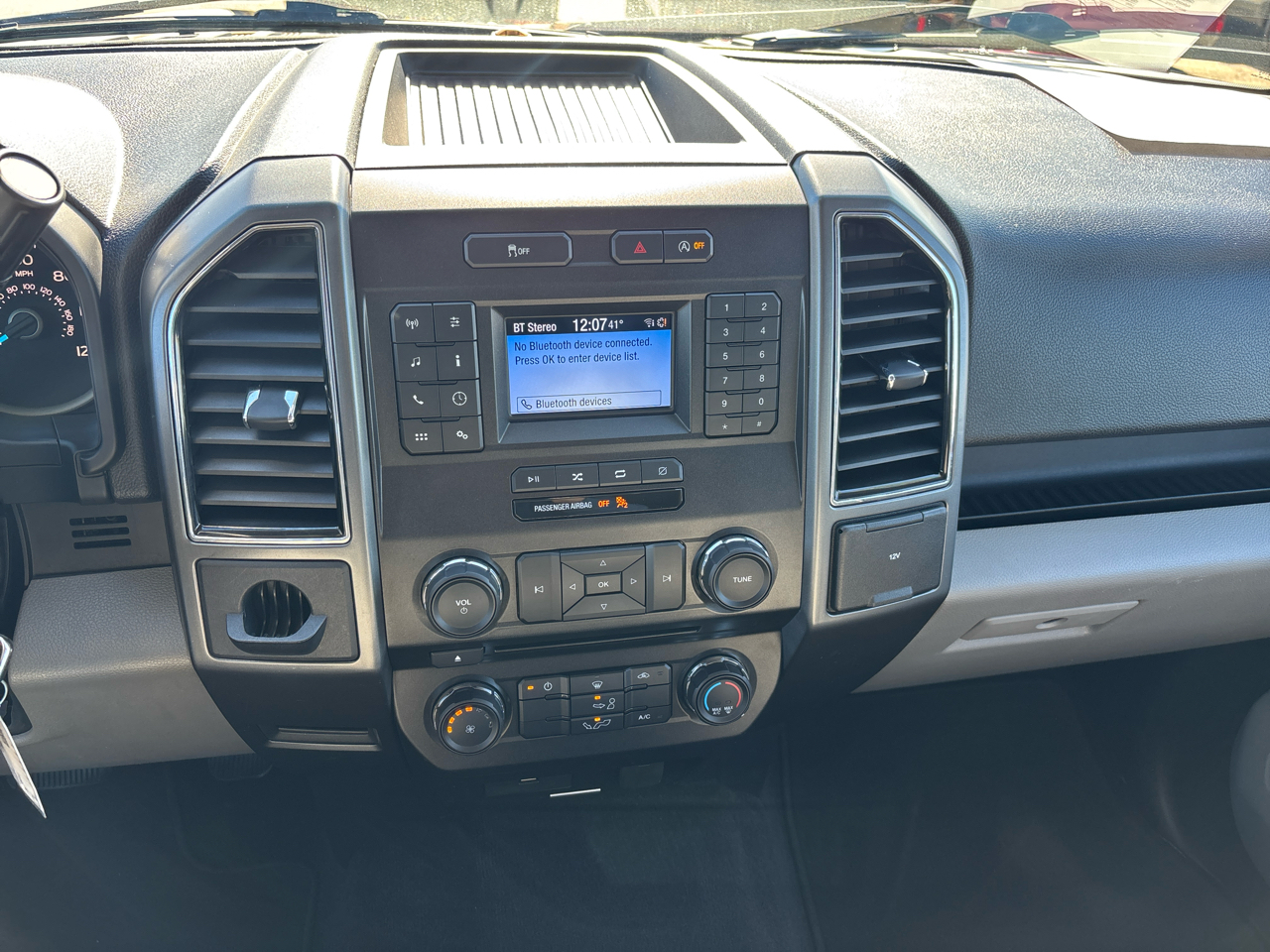 Ford F-150 2WD SuperCrew 145" XLT 2018