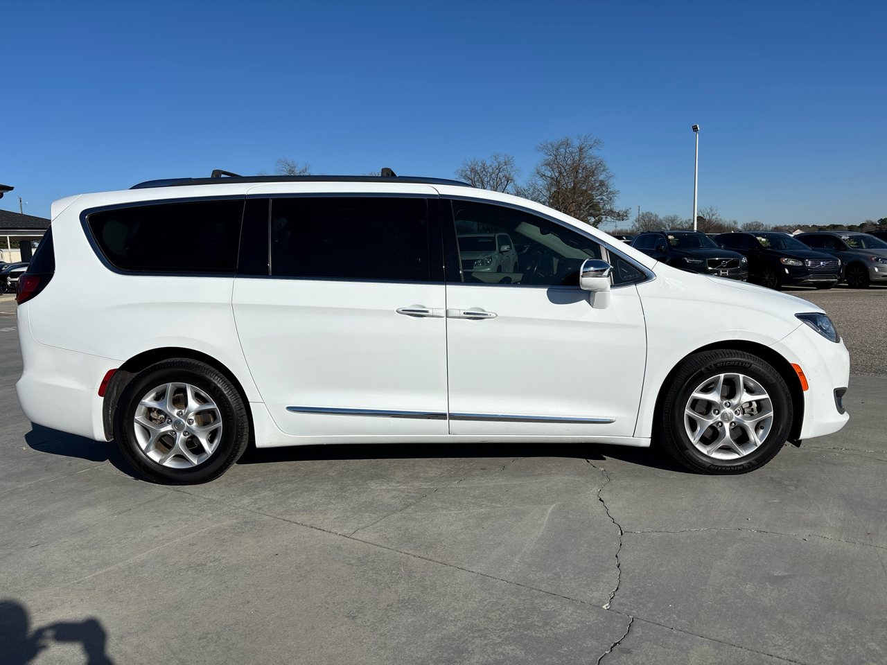 Chrysler Pacifica Limited FWD 2020