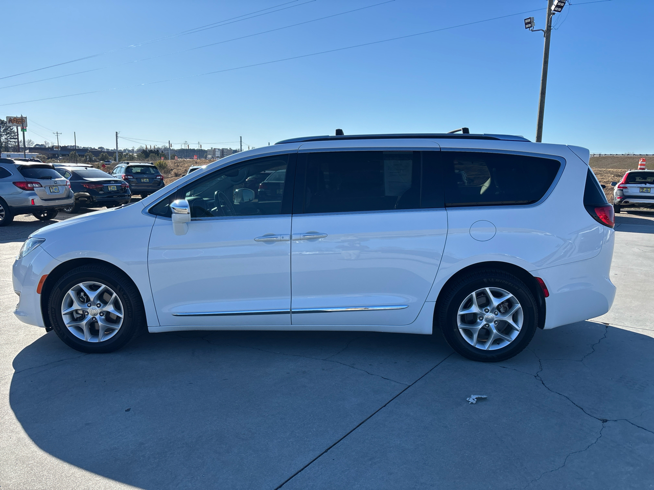 Chrysler Pacifica Limited FWD 2020