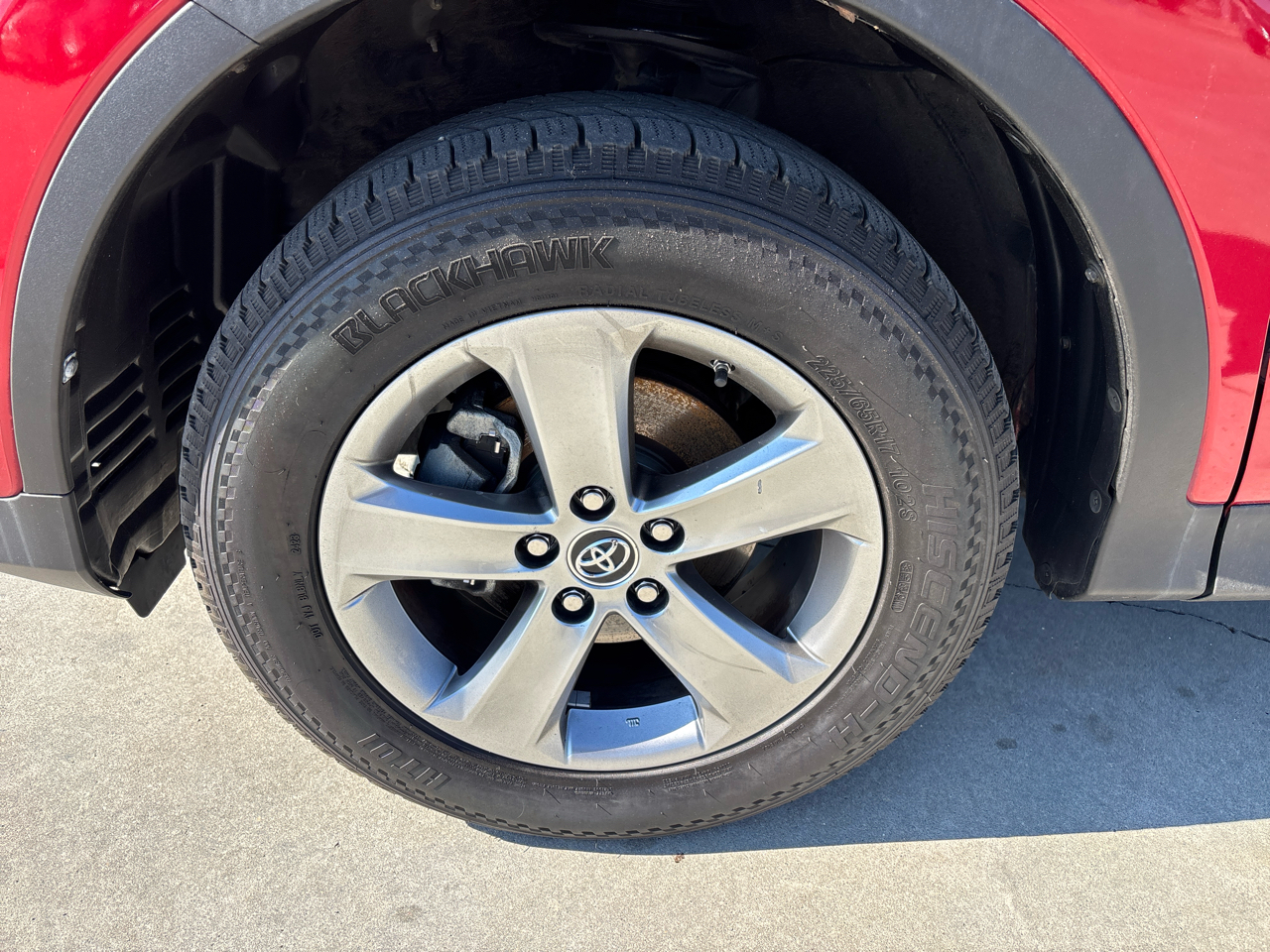 Toyota RAV4 FWD 4dr XLE (Natl) 2015