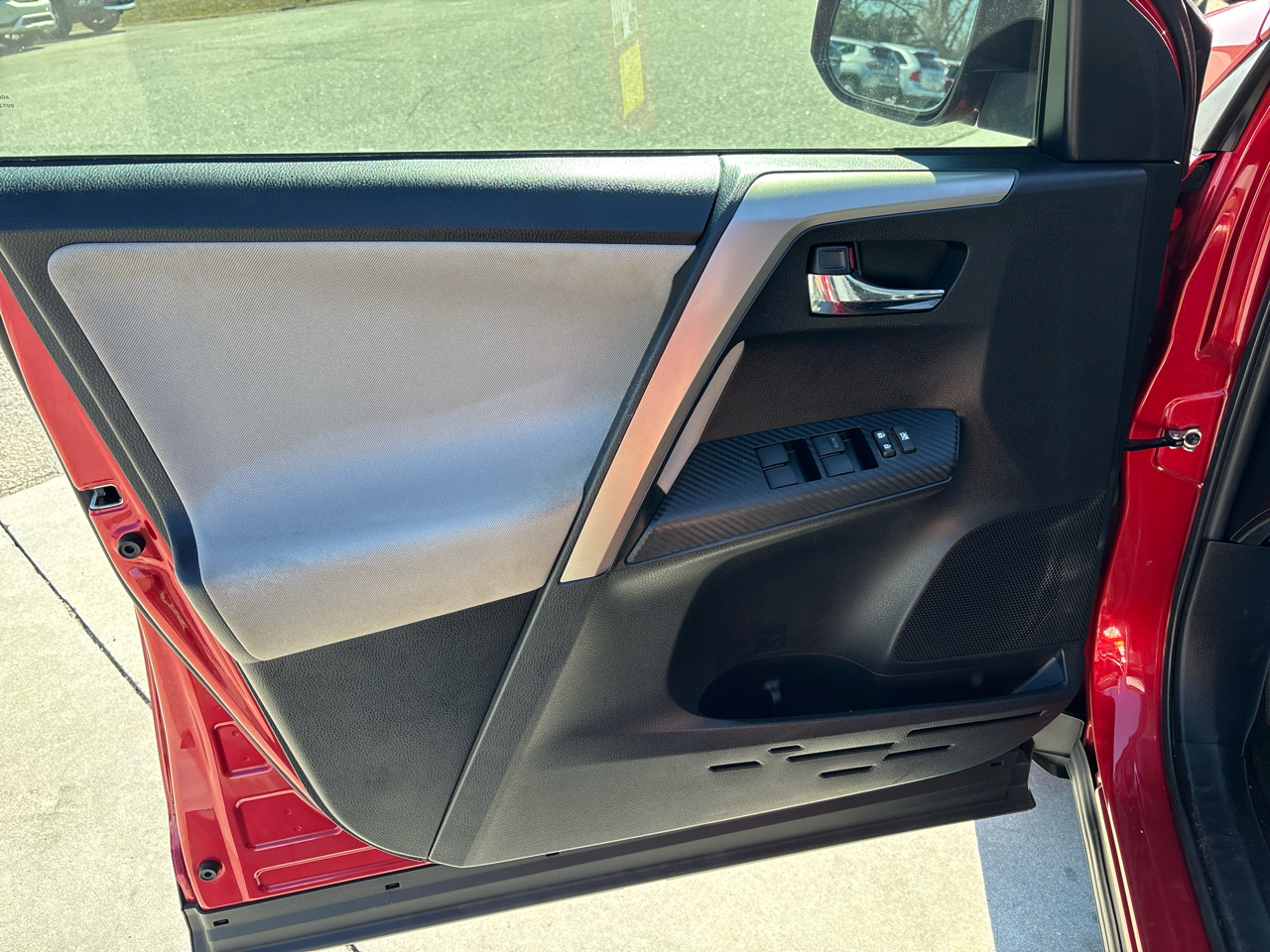 Toyota RAV4 FWD 4dr XLE (Natl) 2015