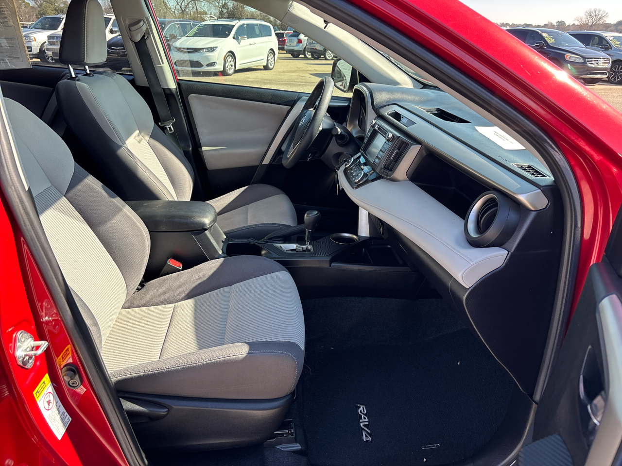 Toyota RAV4 FWD 4dr XLE (Natl) 2015