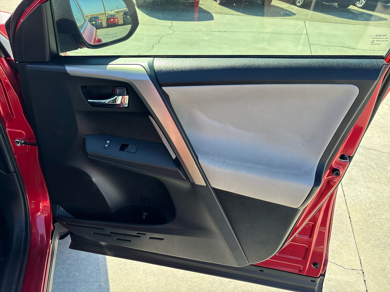 Toyota RAV4 FWD 4dr XLE (Natl) 2015