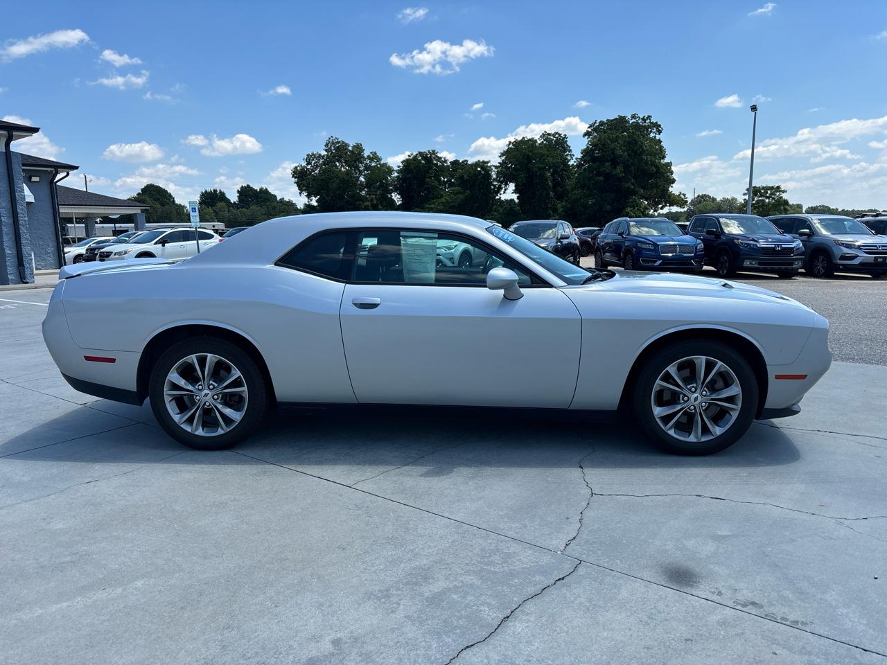 Dodge Challenger SXT AWD 2021