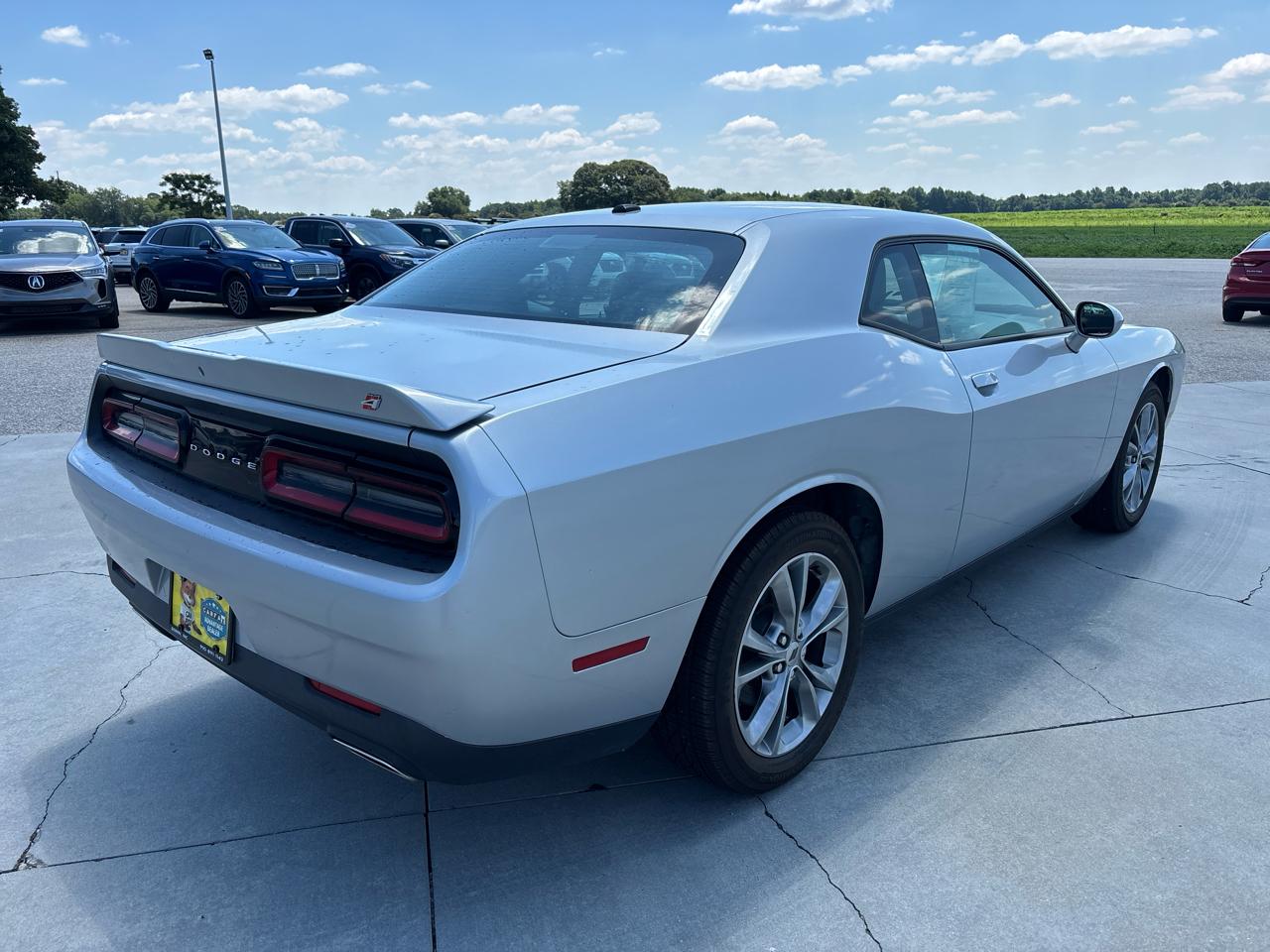 Dodge Challenger SXT AWD 2021