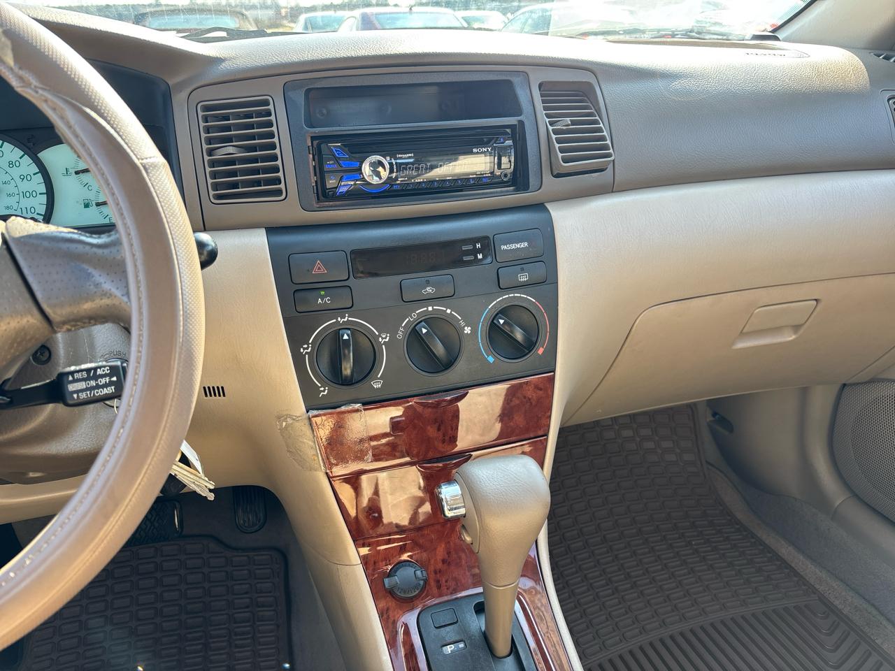 Toyota Corolla 4dr Sdn Auto LE (Natl) 2003