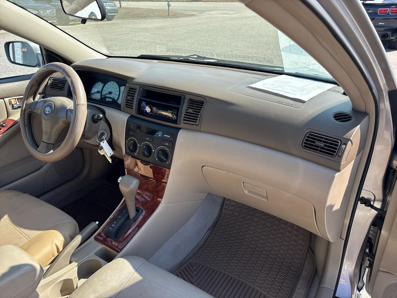 Toyota Corolla 4dr Sdn Auto LE (Natl) 2003