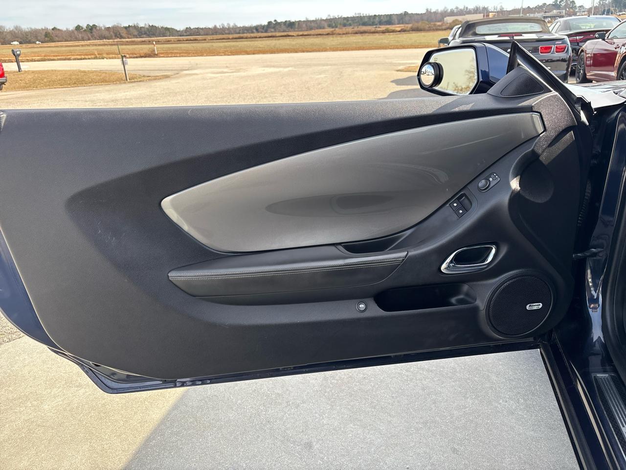 Chevrolet Camaro 2dr Cpe 2SS 2011