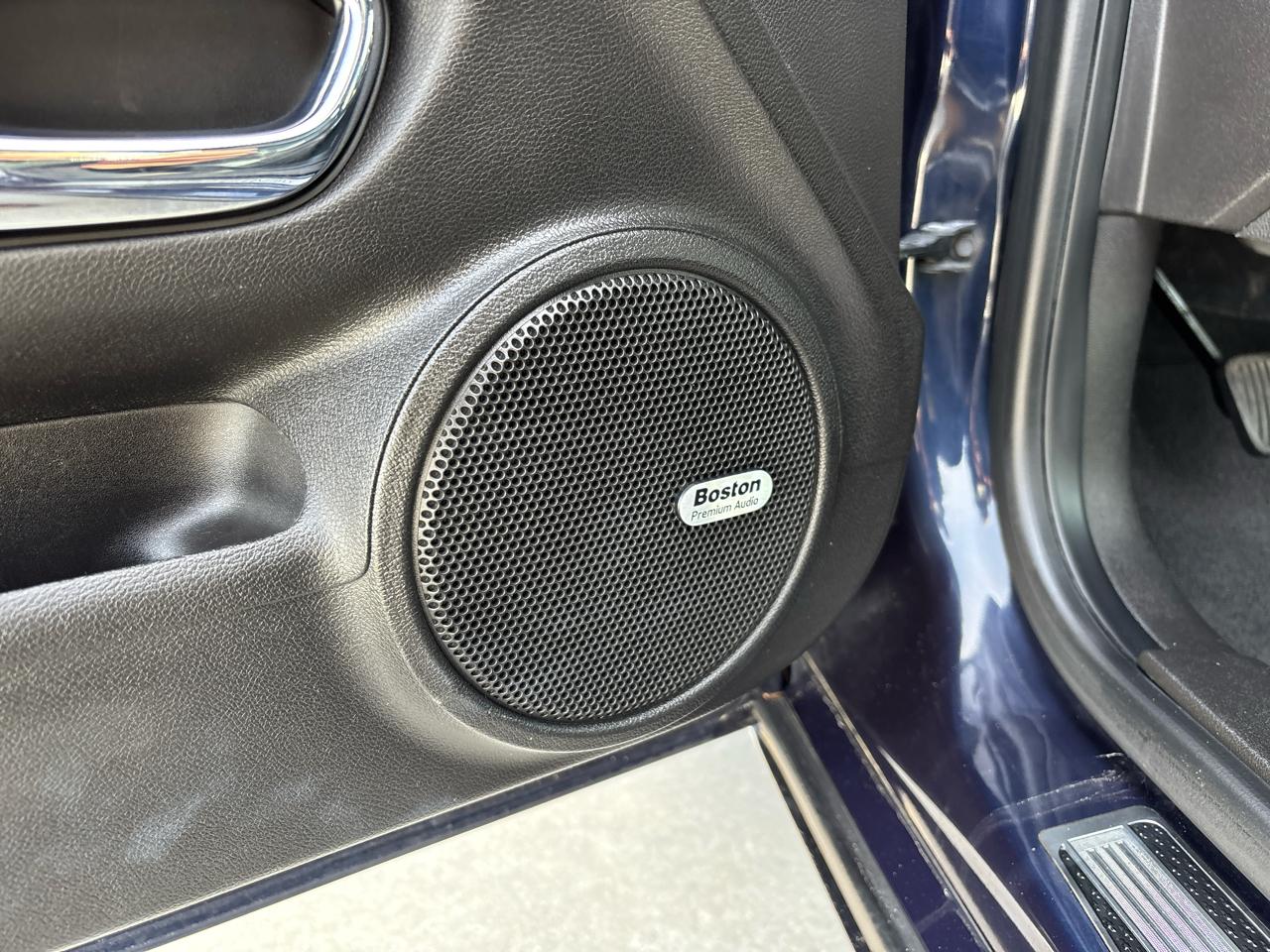 Chevrolet Camaro 2dr Cpe 2SS 2011