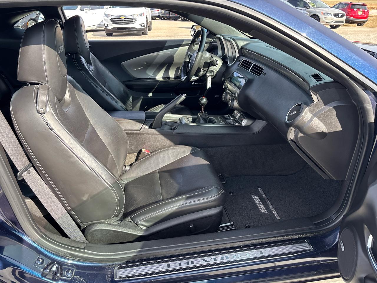 Chevrolet Camaro 2dr Cpe 2SS 2011