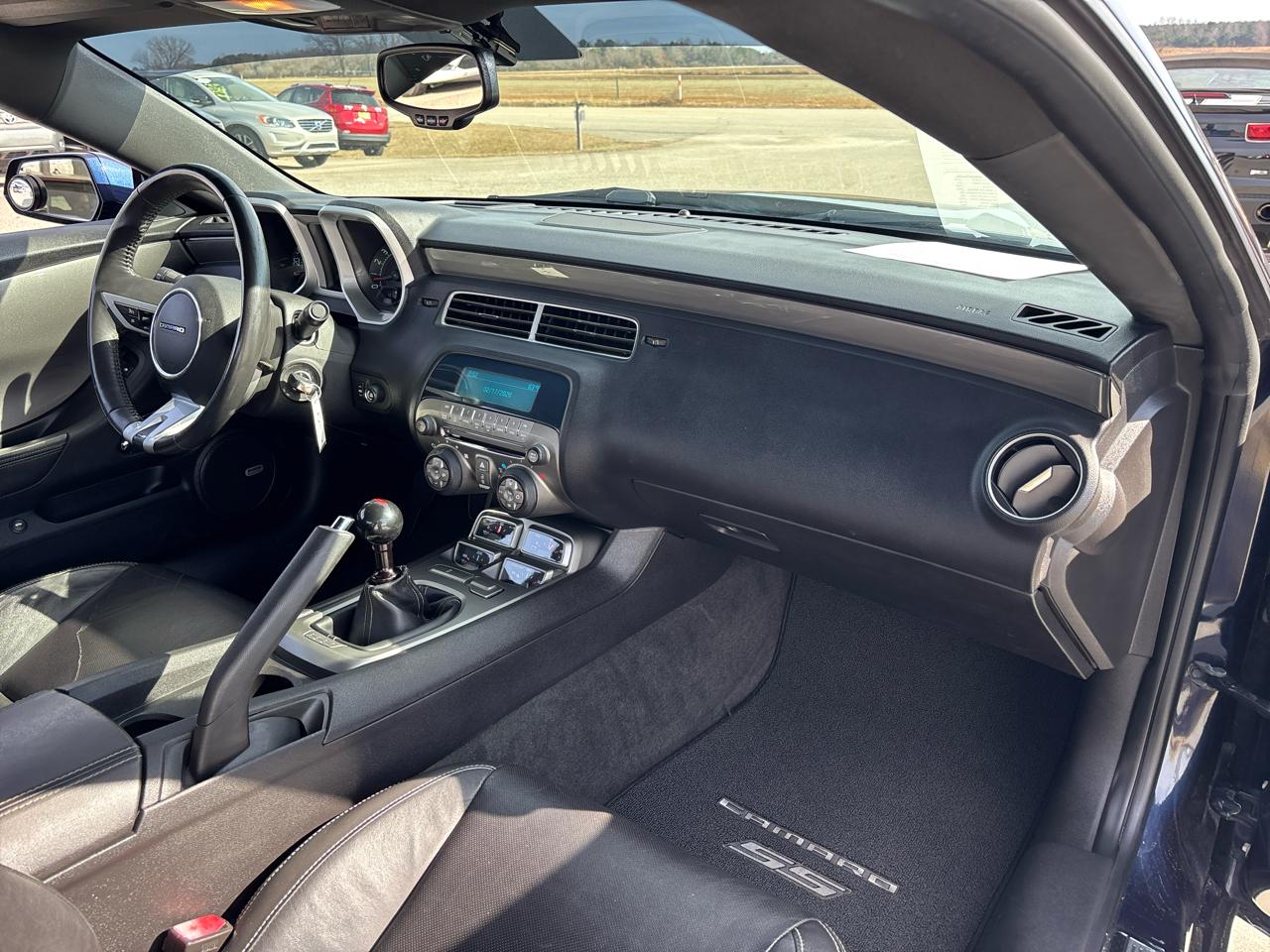 Chevrolet Camaro 2dr Cpe 2SS 2011