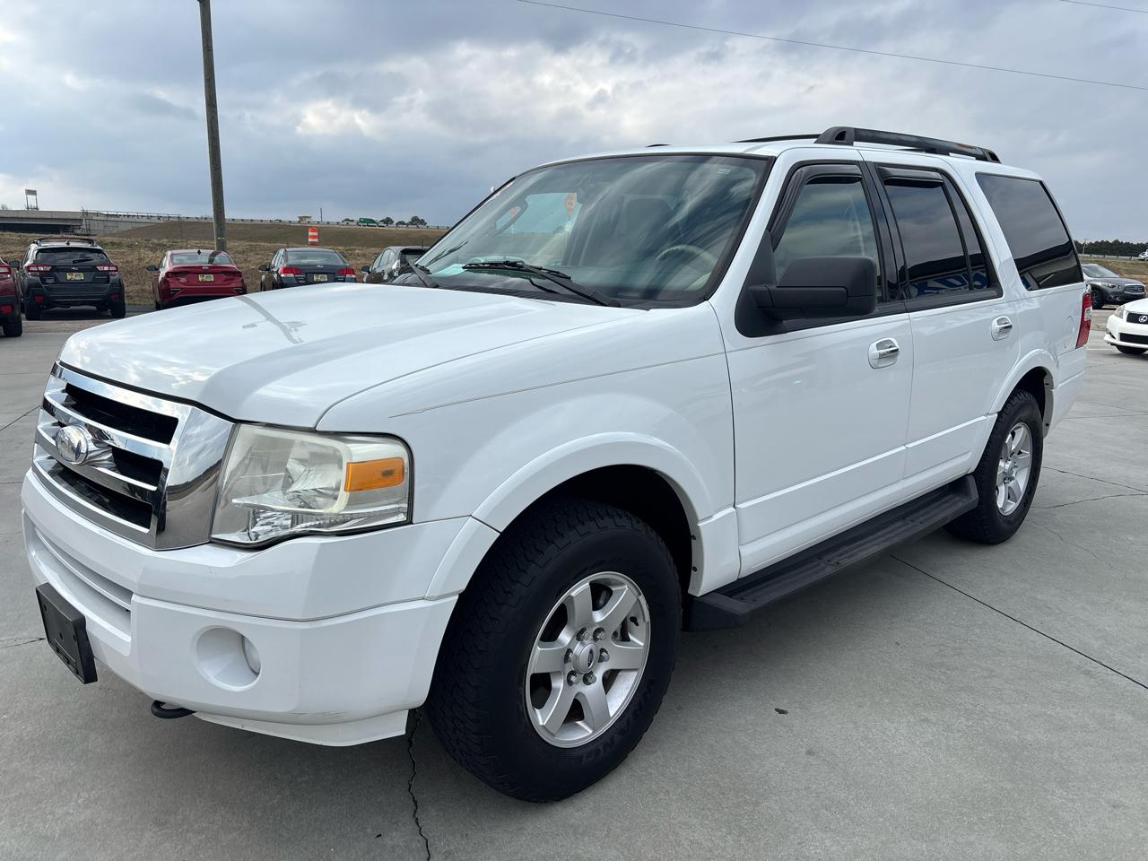 Ford Expedition 4WD 4dr XLT 2010