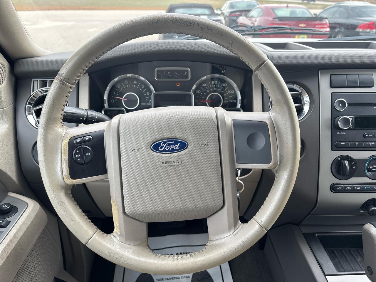 Ford Expedition 4WD 4dr XLT 2010