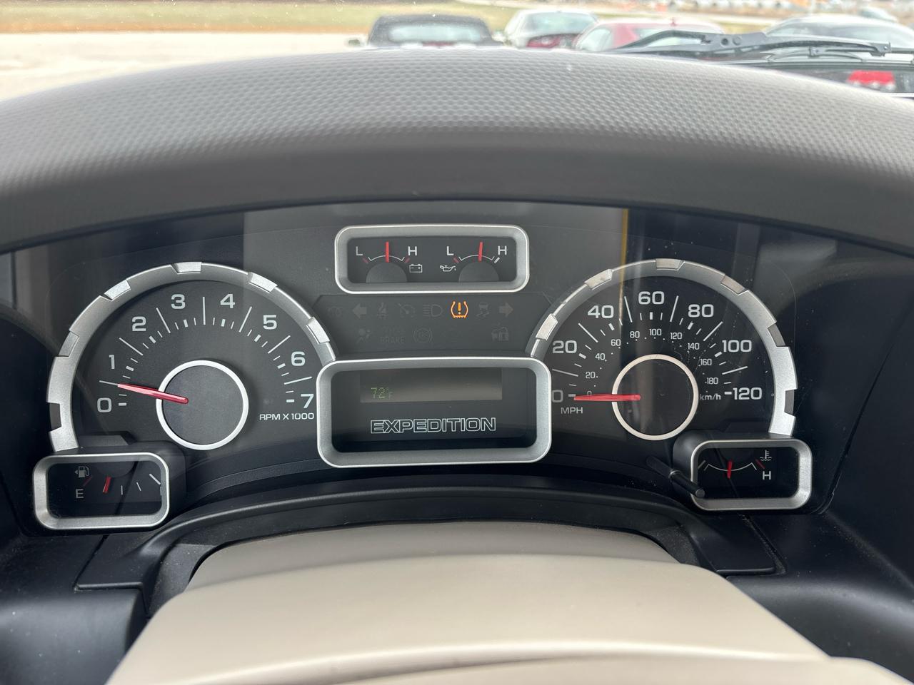 Ford Expedition 4WD 4dr XLT 2010