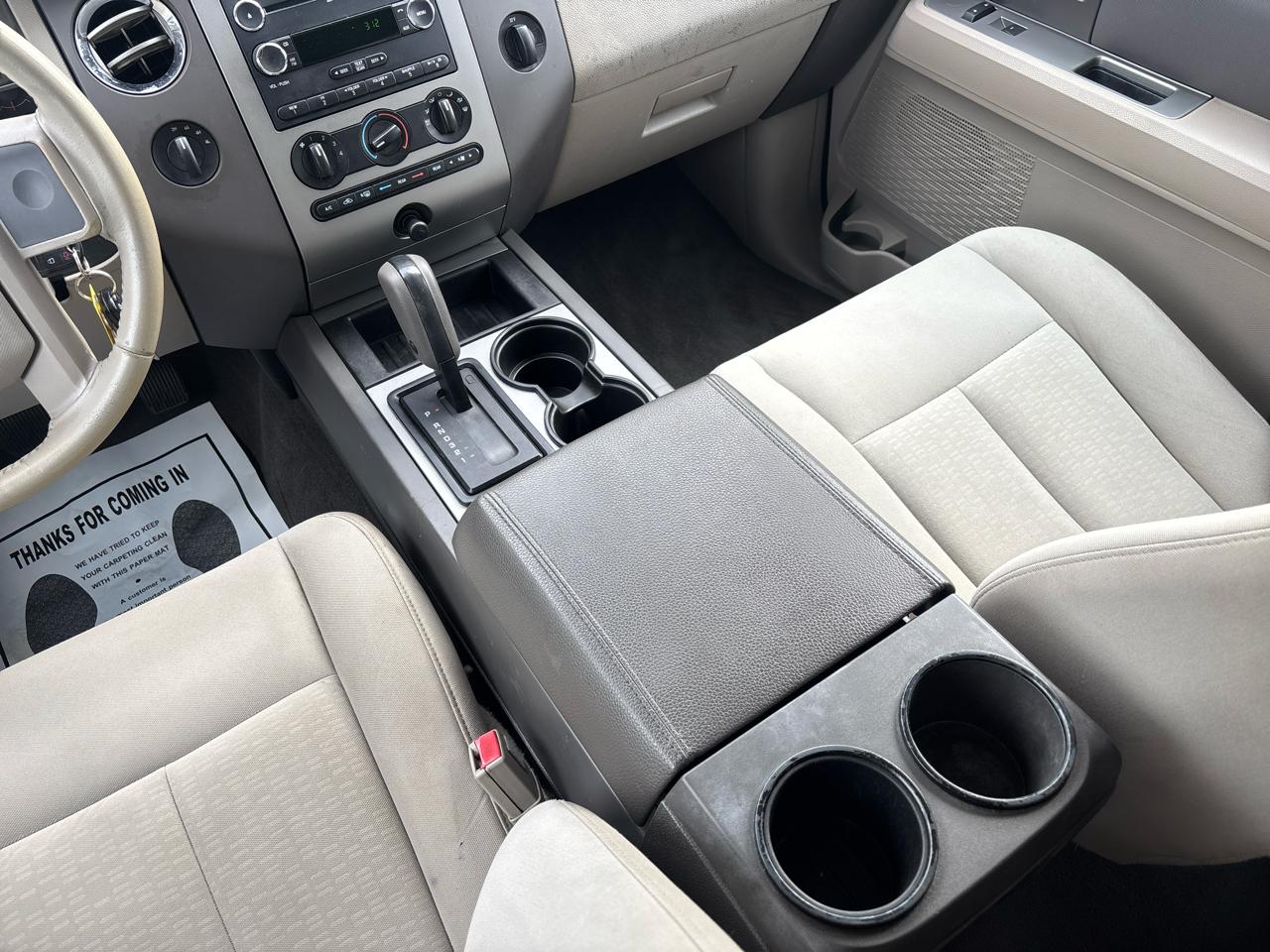 Ford Expedition 4WD 4dr XLT 2010