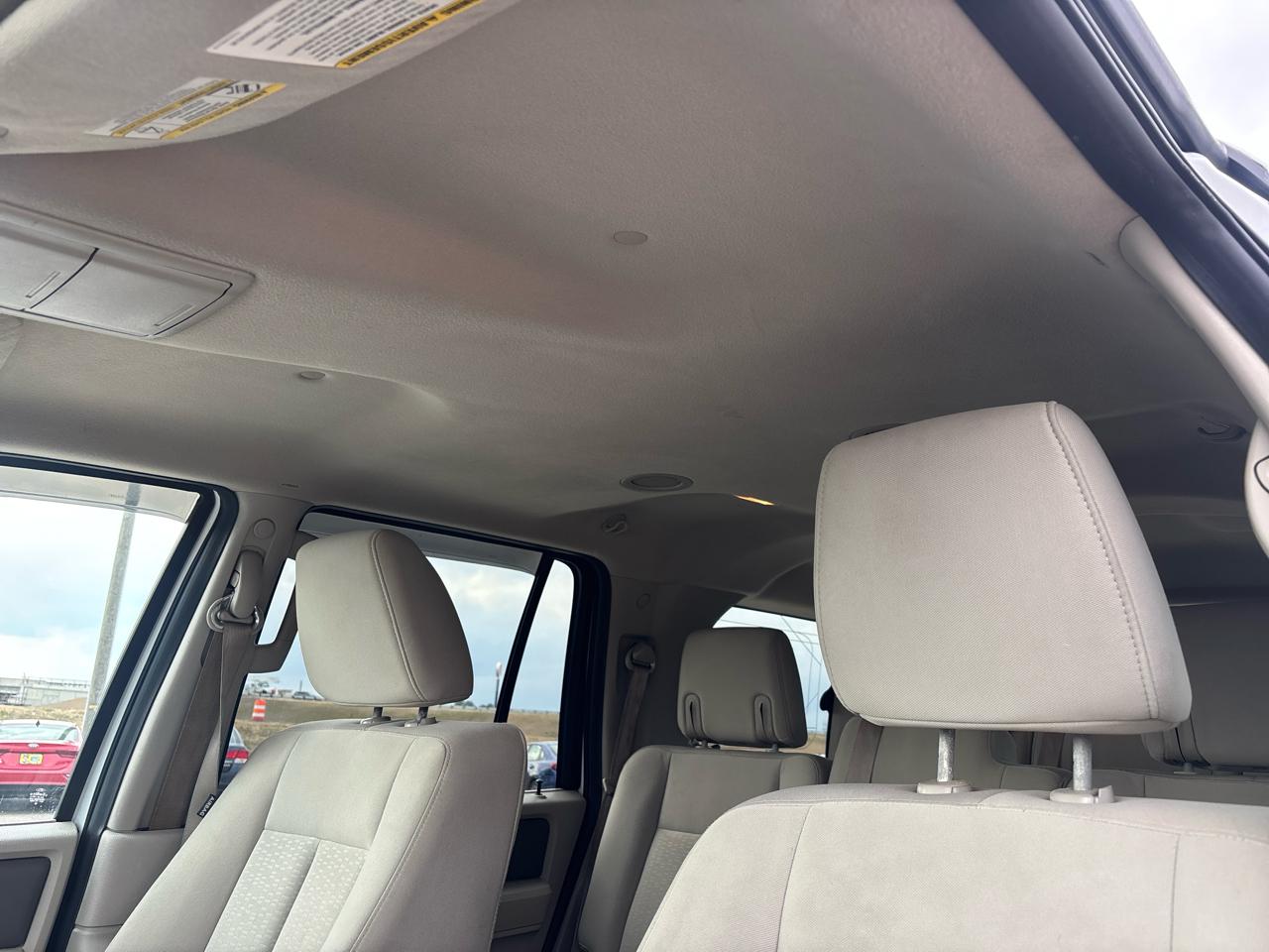 Ford Expedition 4WD 4dr XLT 2010