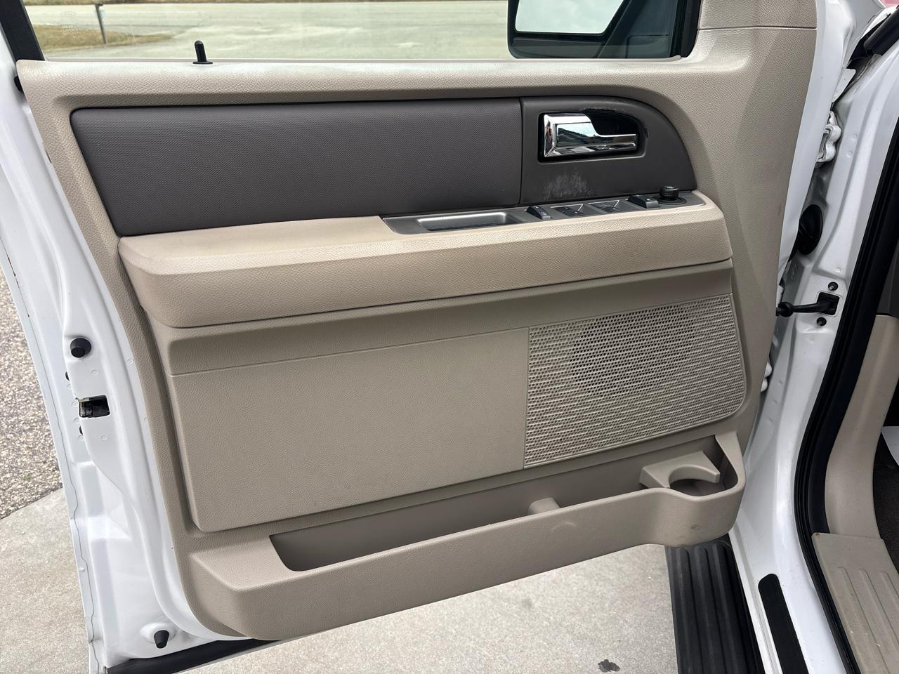 Ford Expedition 4WD 4dr XLT 2010