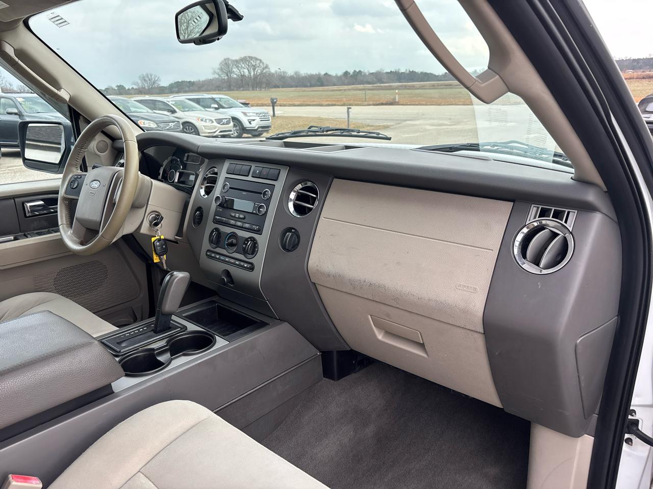 Ford Expedition 4WD 4dr XLT 2010