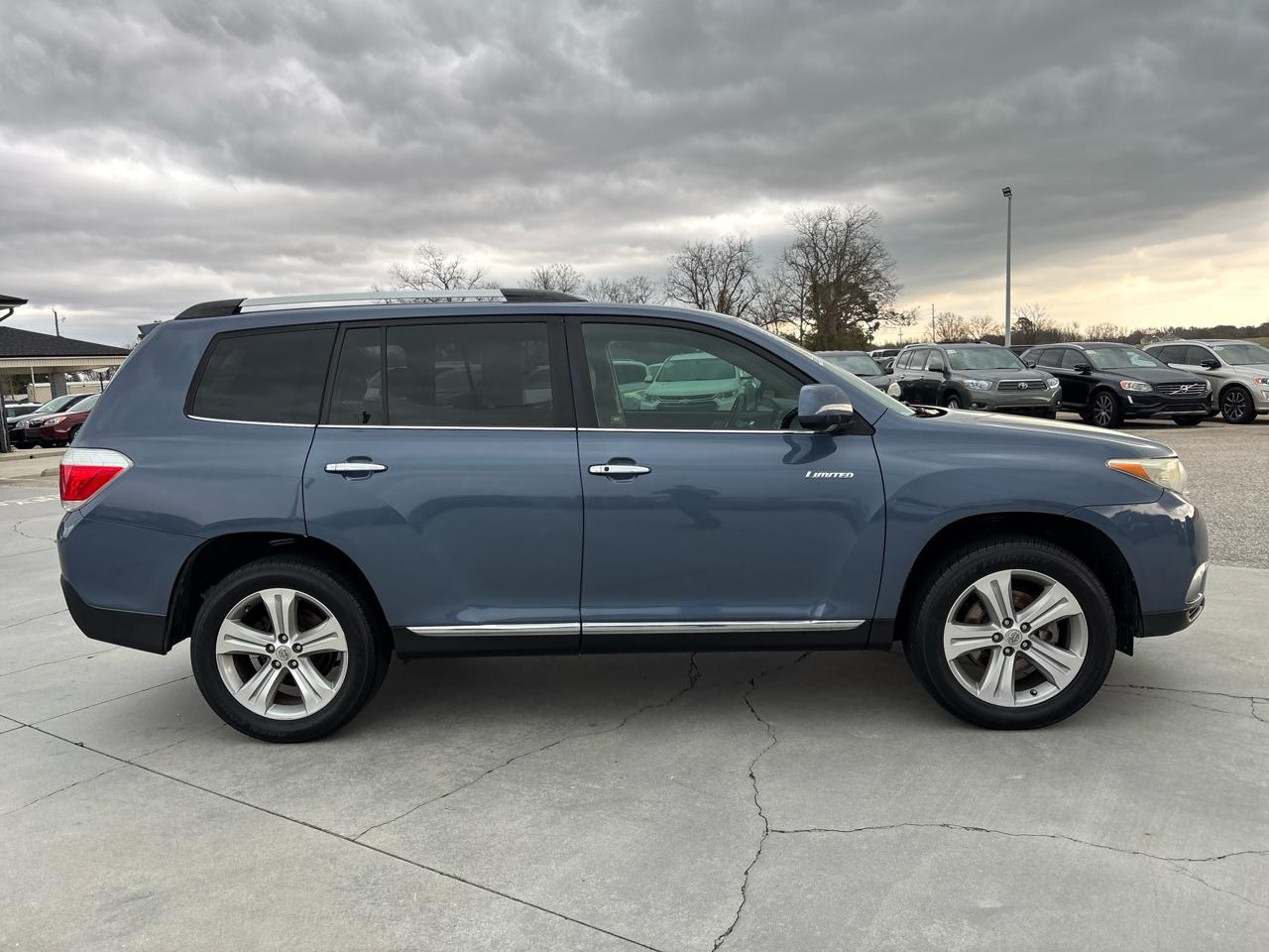 Toyota Highlander FWD 4dr V6 Limited (Natl) 2013