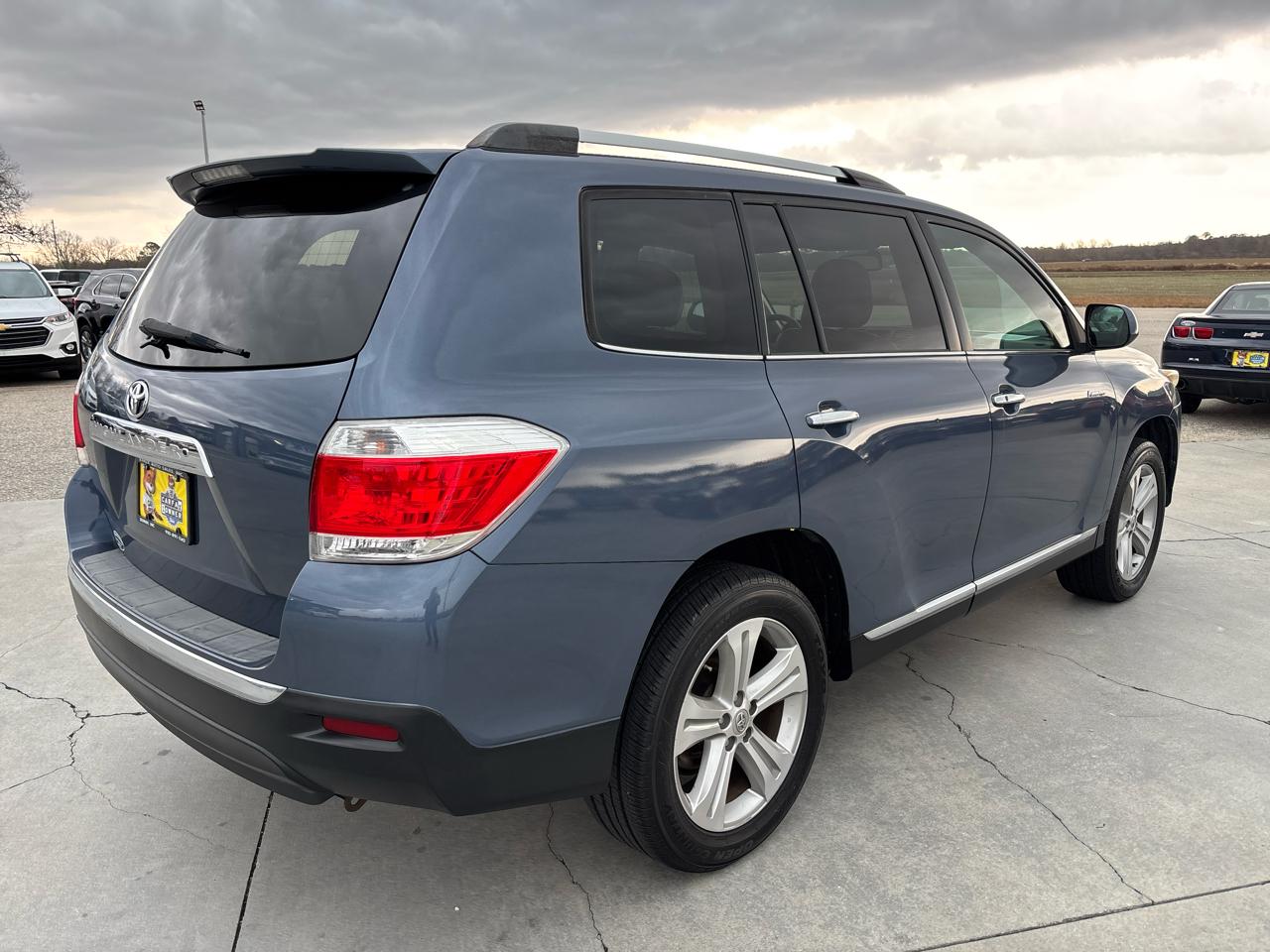 Toyota Highlander FWD 4dr V6 Limited (Natl) 2013