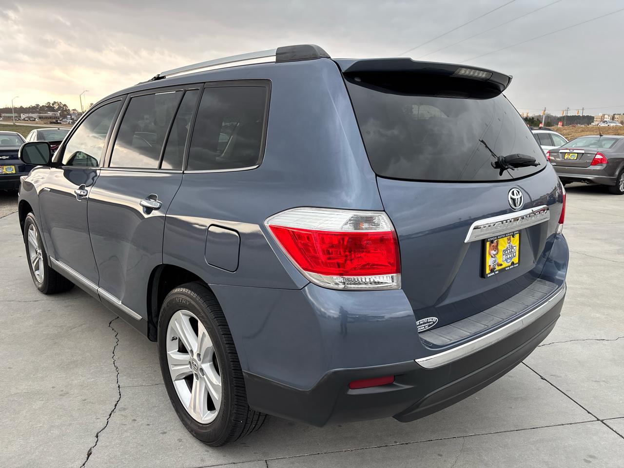 Toyota Highlander FWD 4dr V6 Limited (Natl) 2013