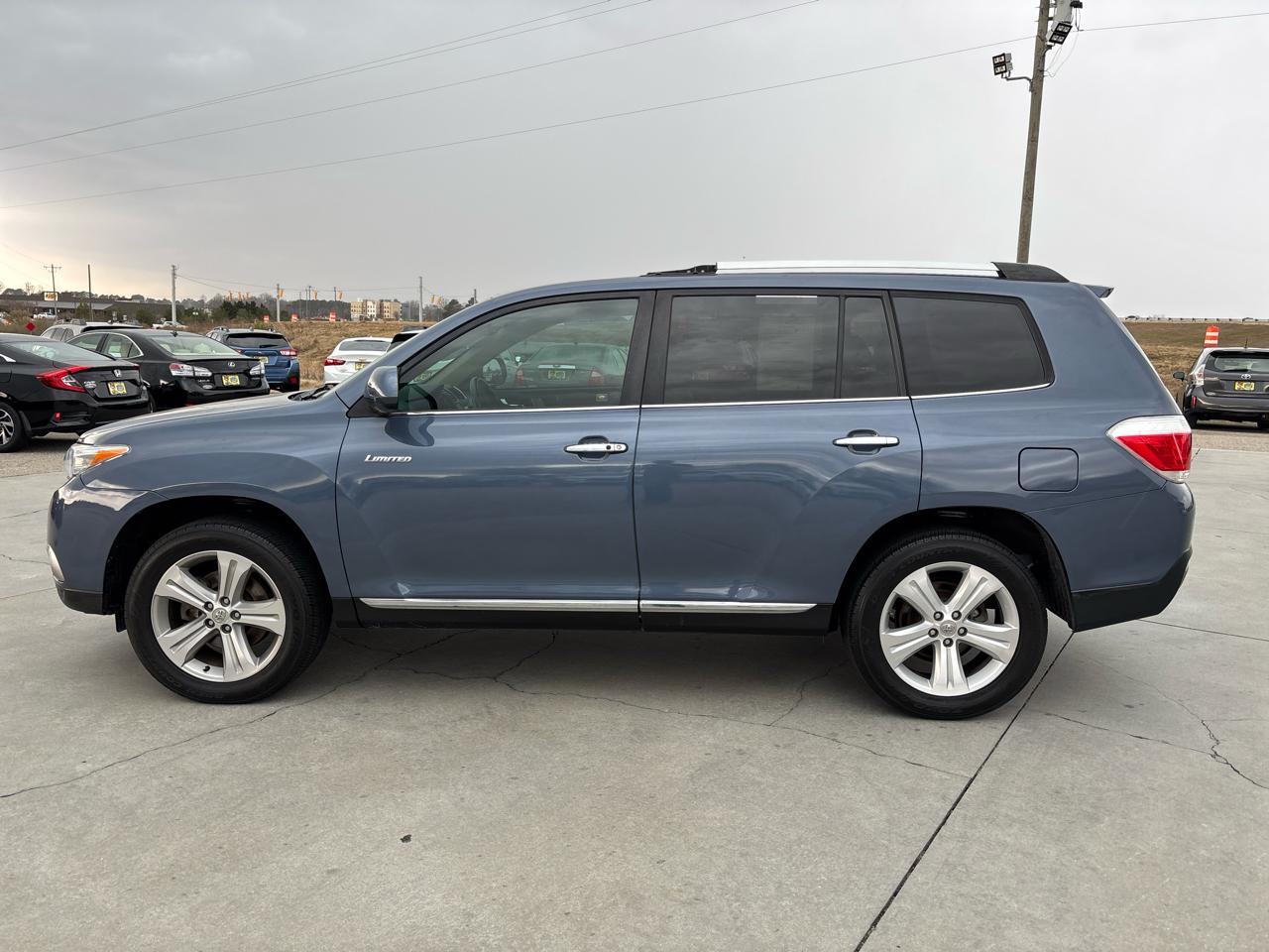 Toyota Highlander FWD 4dr V6 Limited (Natl) 2013
