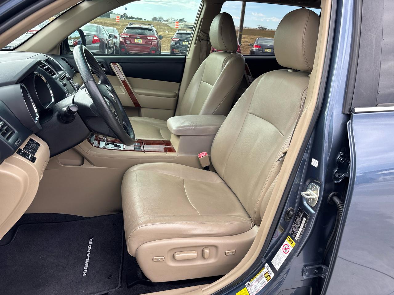 Toyota Highlander FWD 4dr V6 Limited (Natl) 2013