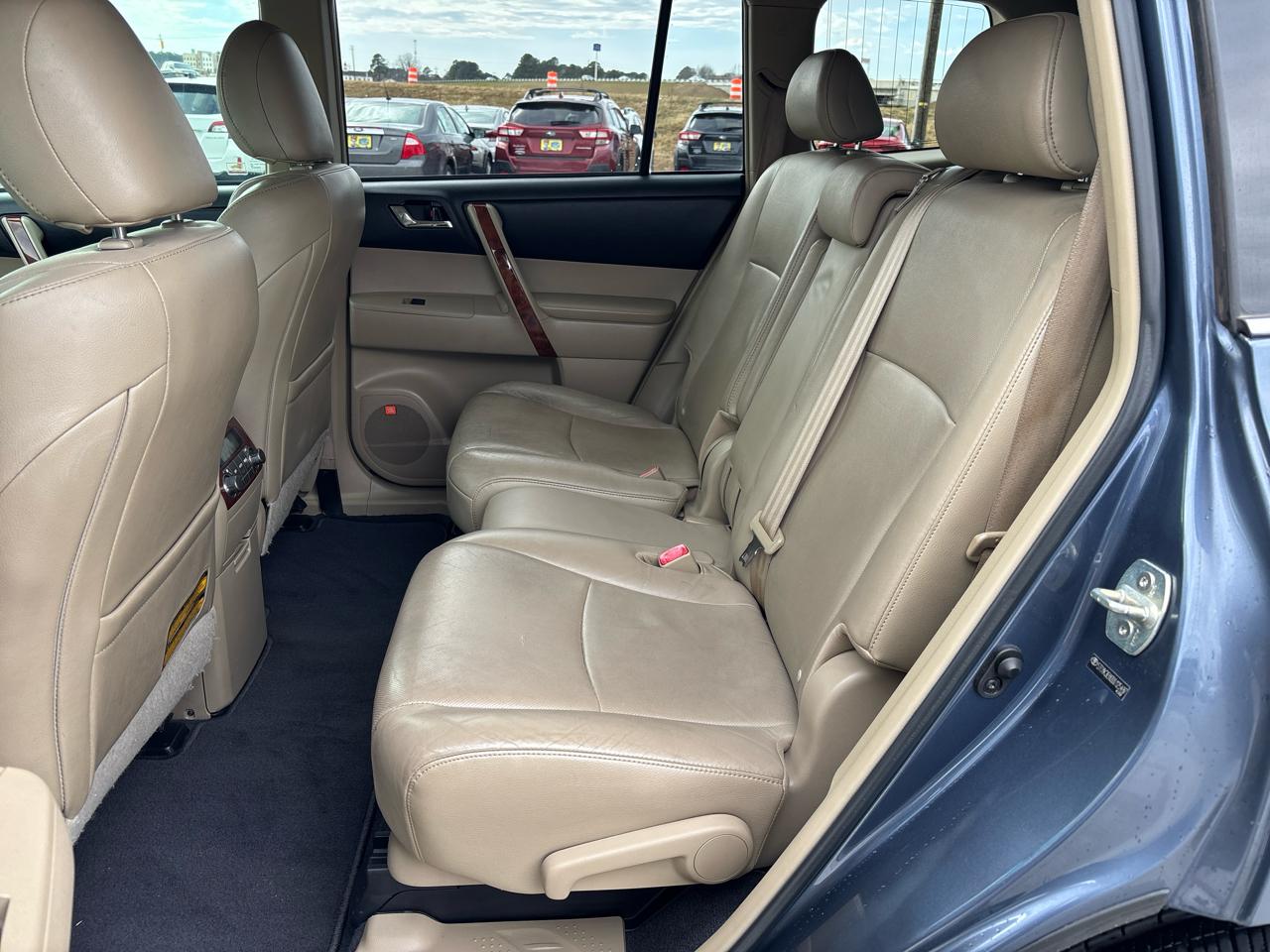 Toyota Highlander FWD 4dr V6 Limited (Natl) 2013