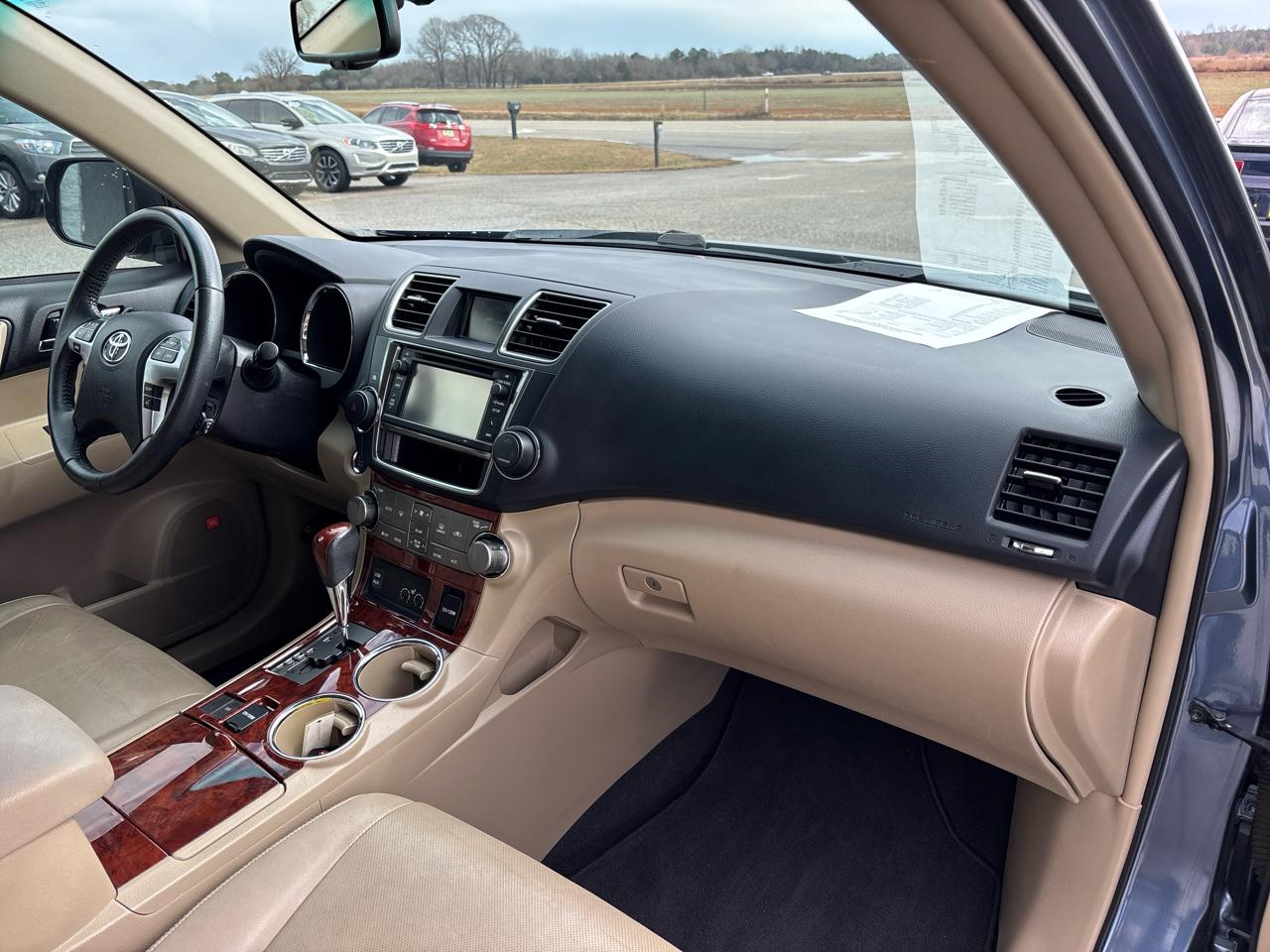 Toyota Highlander FWD 4dr V6 Limited (Natl) 2013